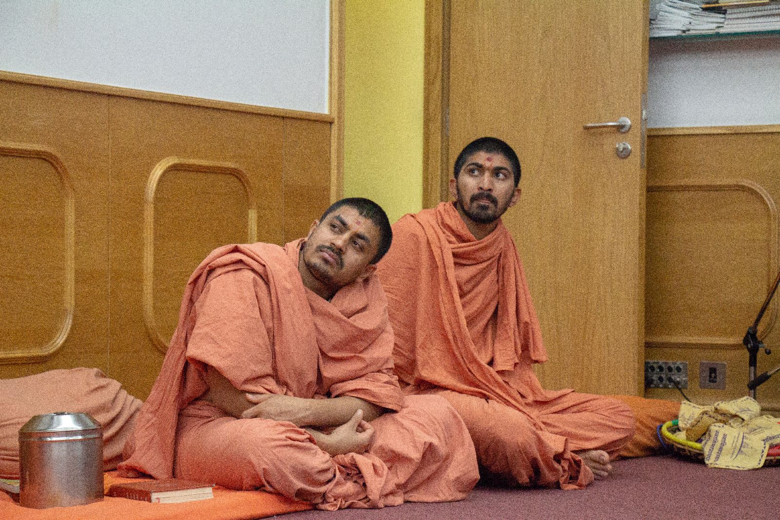 ©1987-2017 SKS Swaminarayan Temple East London