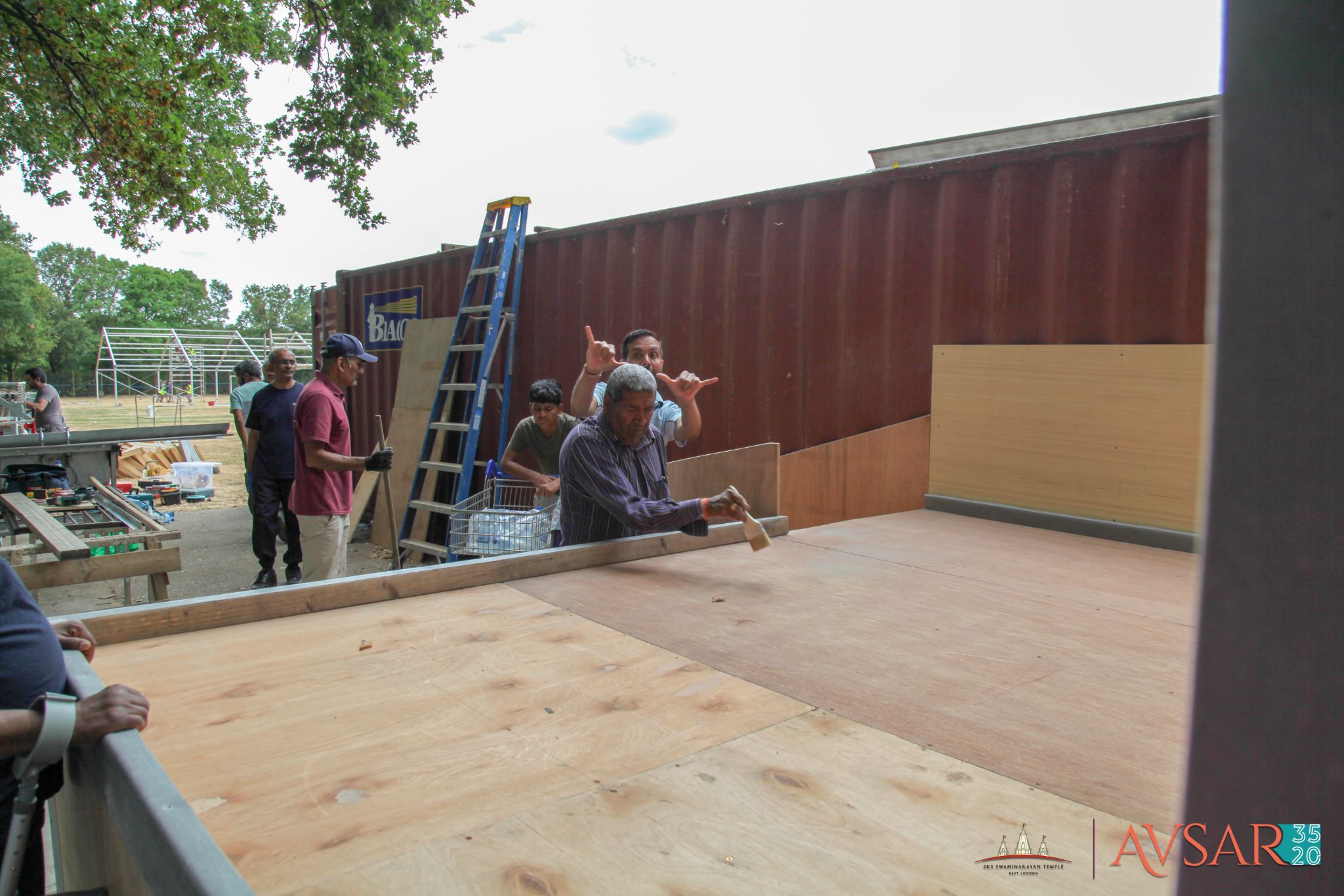 ©1987-2017 SKS Swaminarayan Temple East London