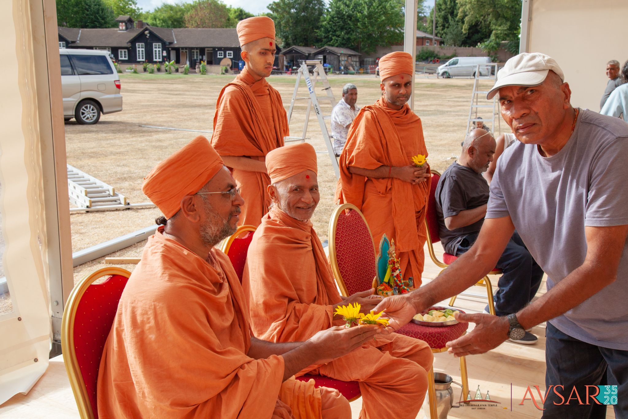 ©1987-2017 SKS Swaminarayan Temple East London