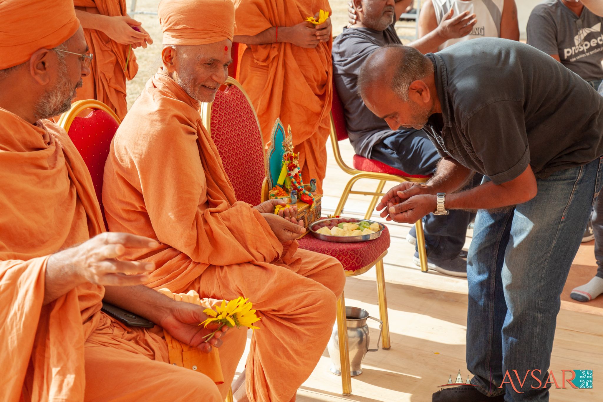 ©1987-2017 SKS Swaminarayan Temple East London