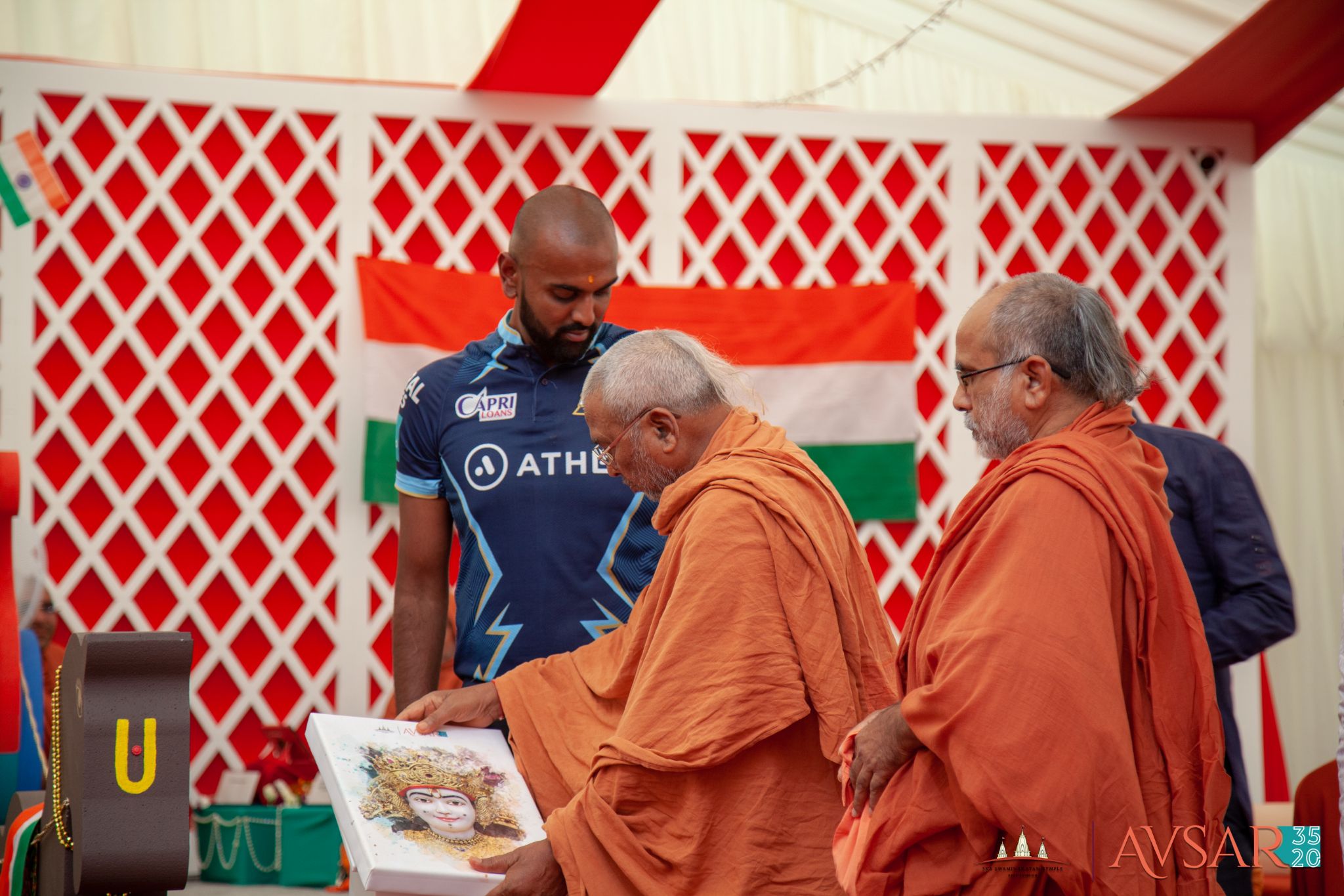 ©1987-2017 SKS Swaminarayan Temple East London