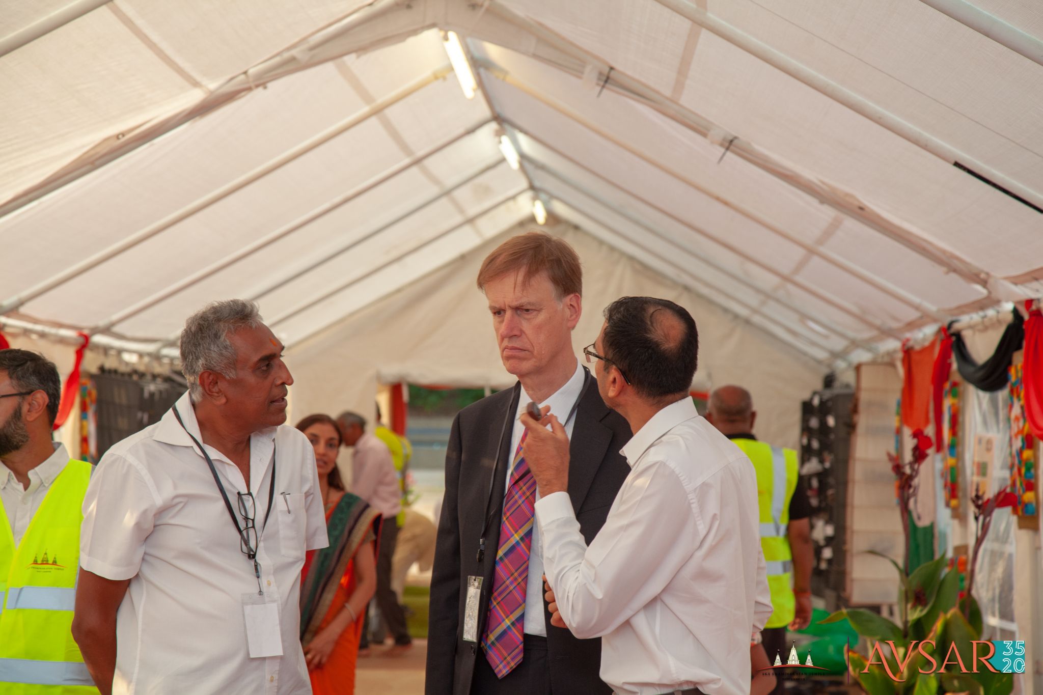 ©1987-2017 SKS Swaminarayan Temple East London