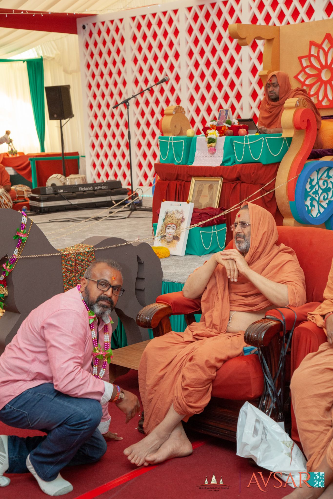 ©1987-2017 SKS Swaminarayan Temple East London