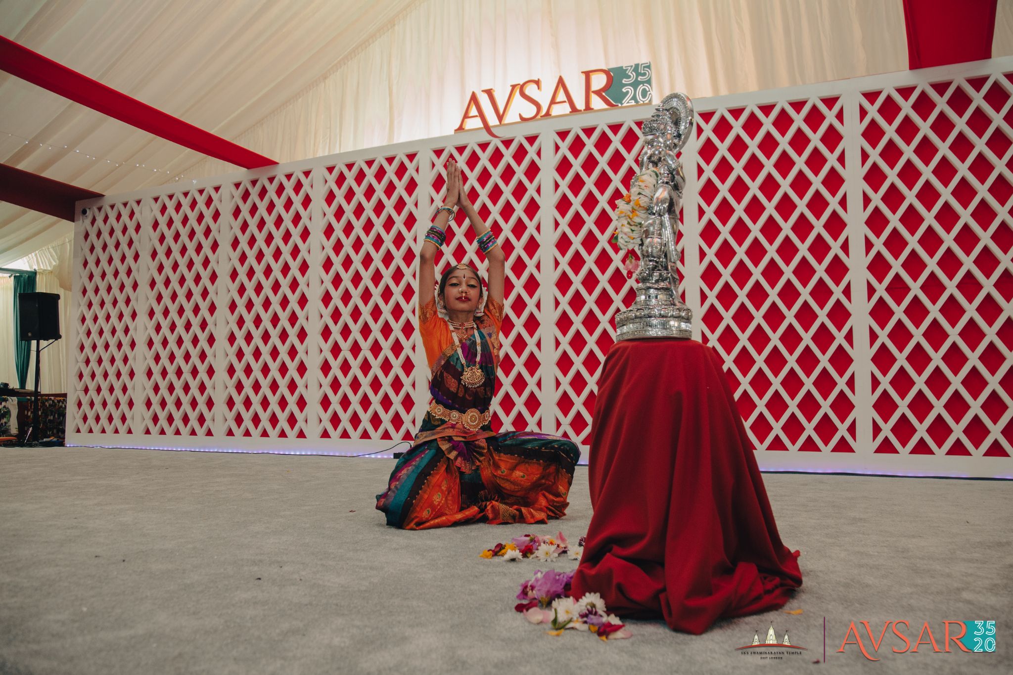 ©1987-2017 SKS Swaminarayan Temple East London