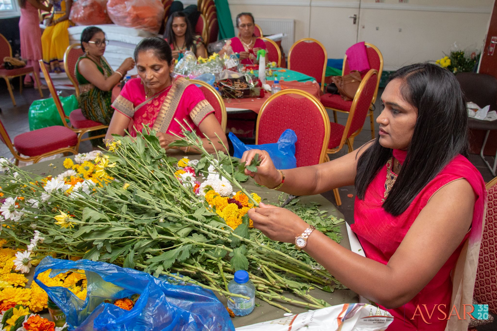 ©1987-2017 SKS Swaminarayan Temple East London