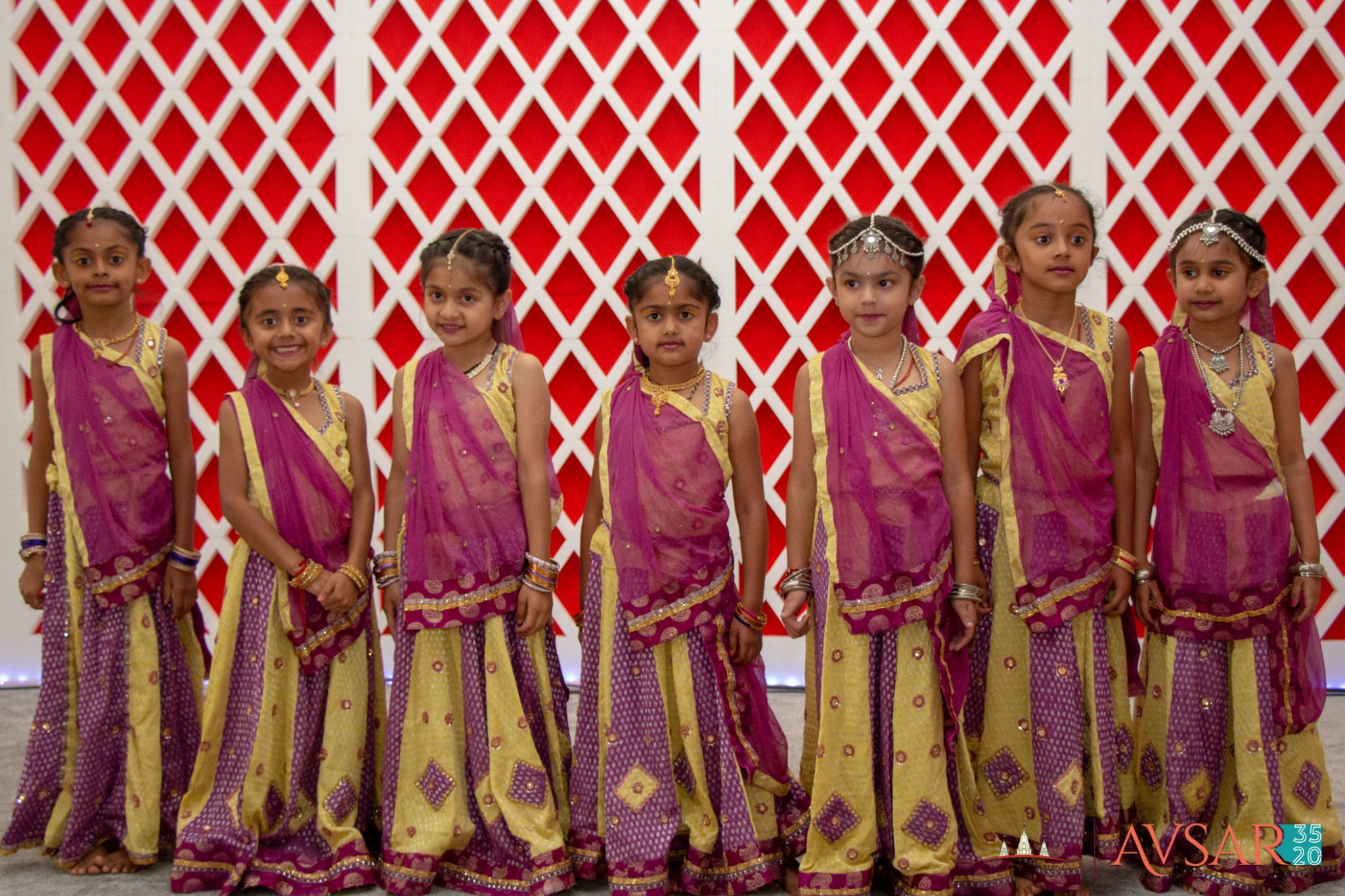 ©1987-2017 SKS Swaminarayan Temple East London