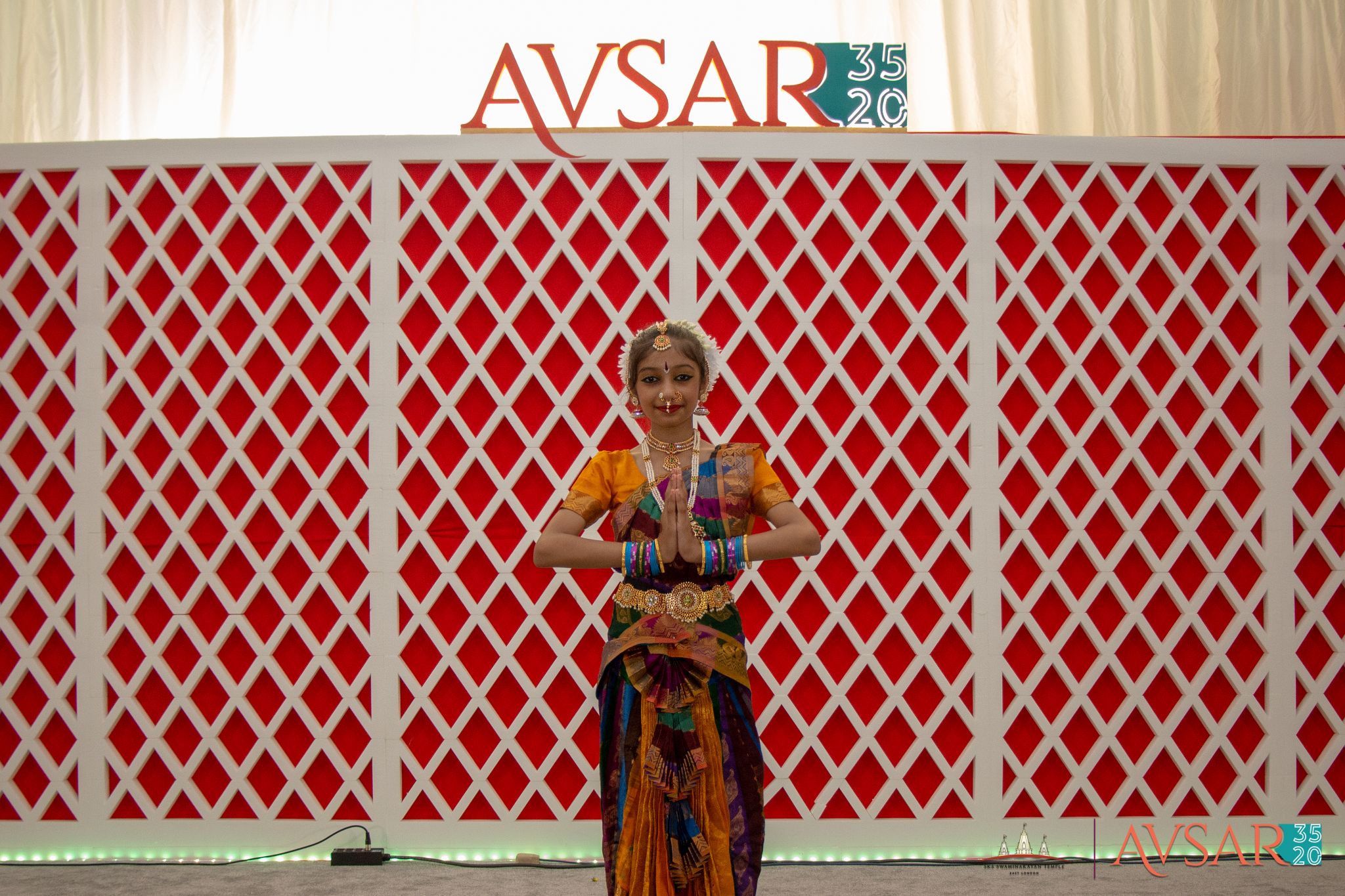 ©1987-2017 SKS Swaminarayan Temple East London