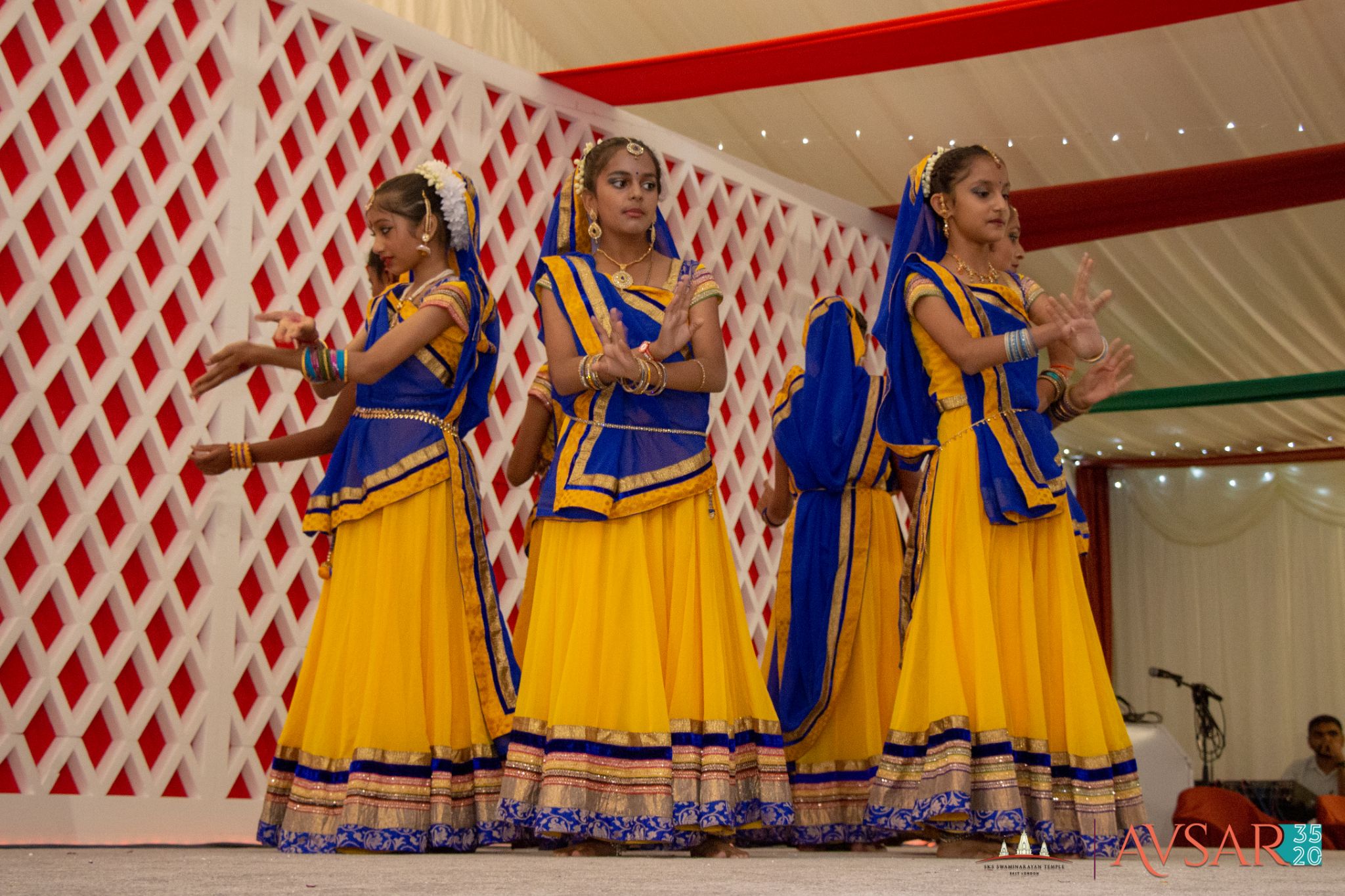 ©1987-2017 SKS Swaminarayan Temple East London