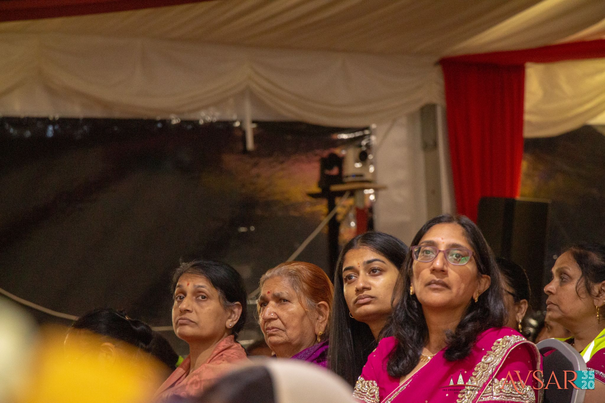 ©1987-2017 SKS Swaminarayan Temple East London