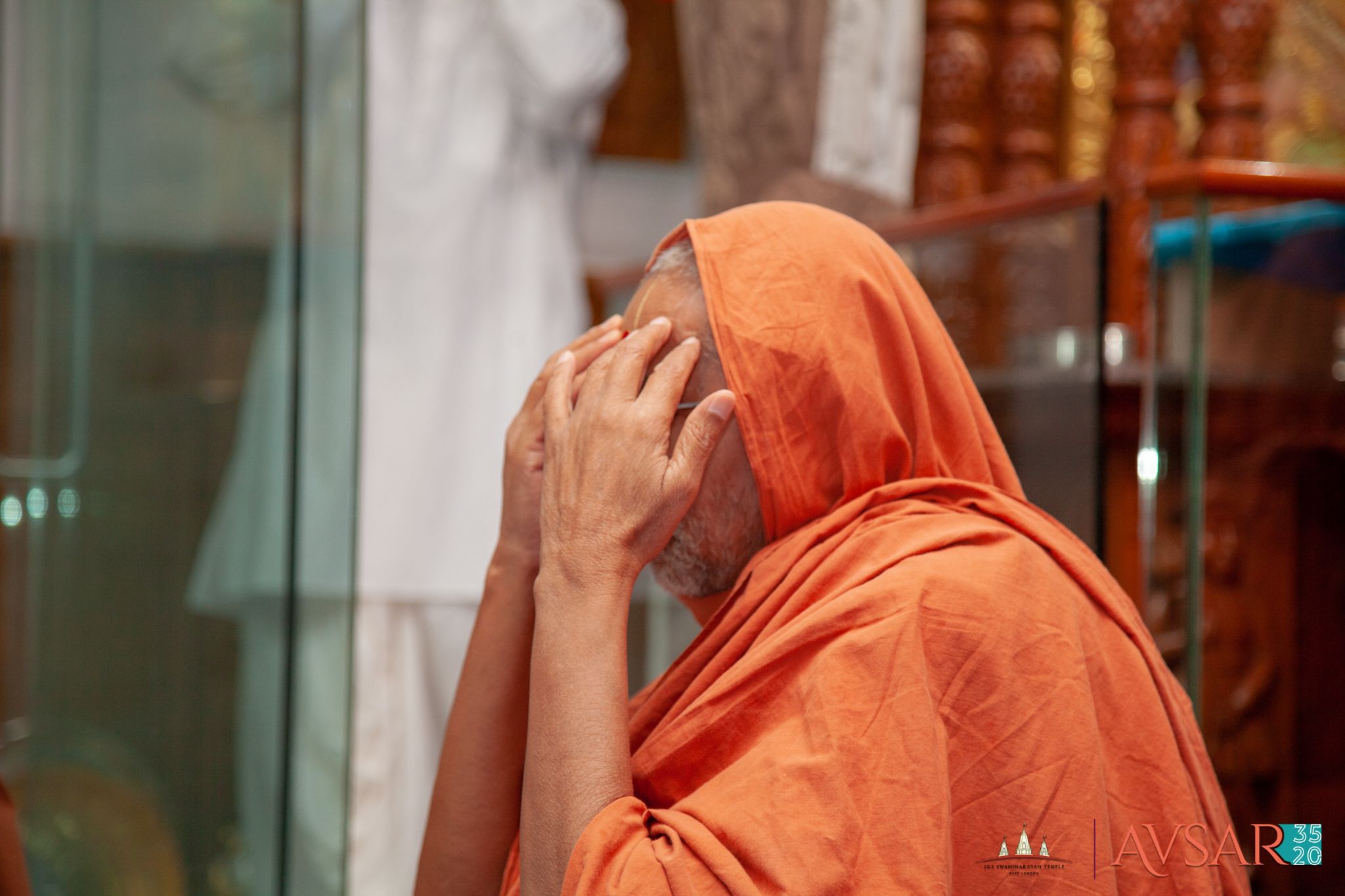 ©1987-2017 SKS Swaminarayan Temple East London