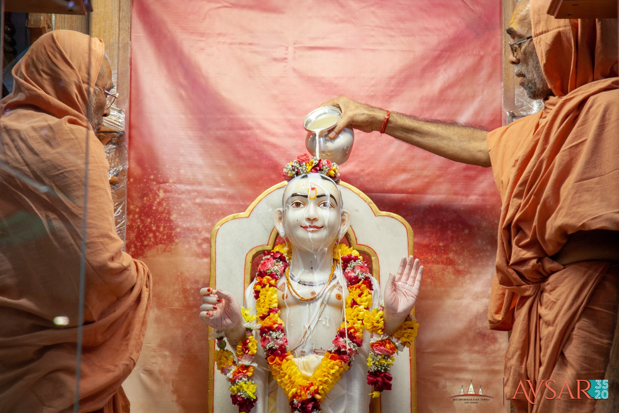 ©1987-2017 SKS Swaminarayan Temple East London
