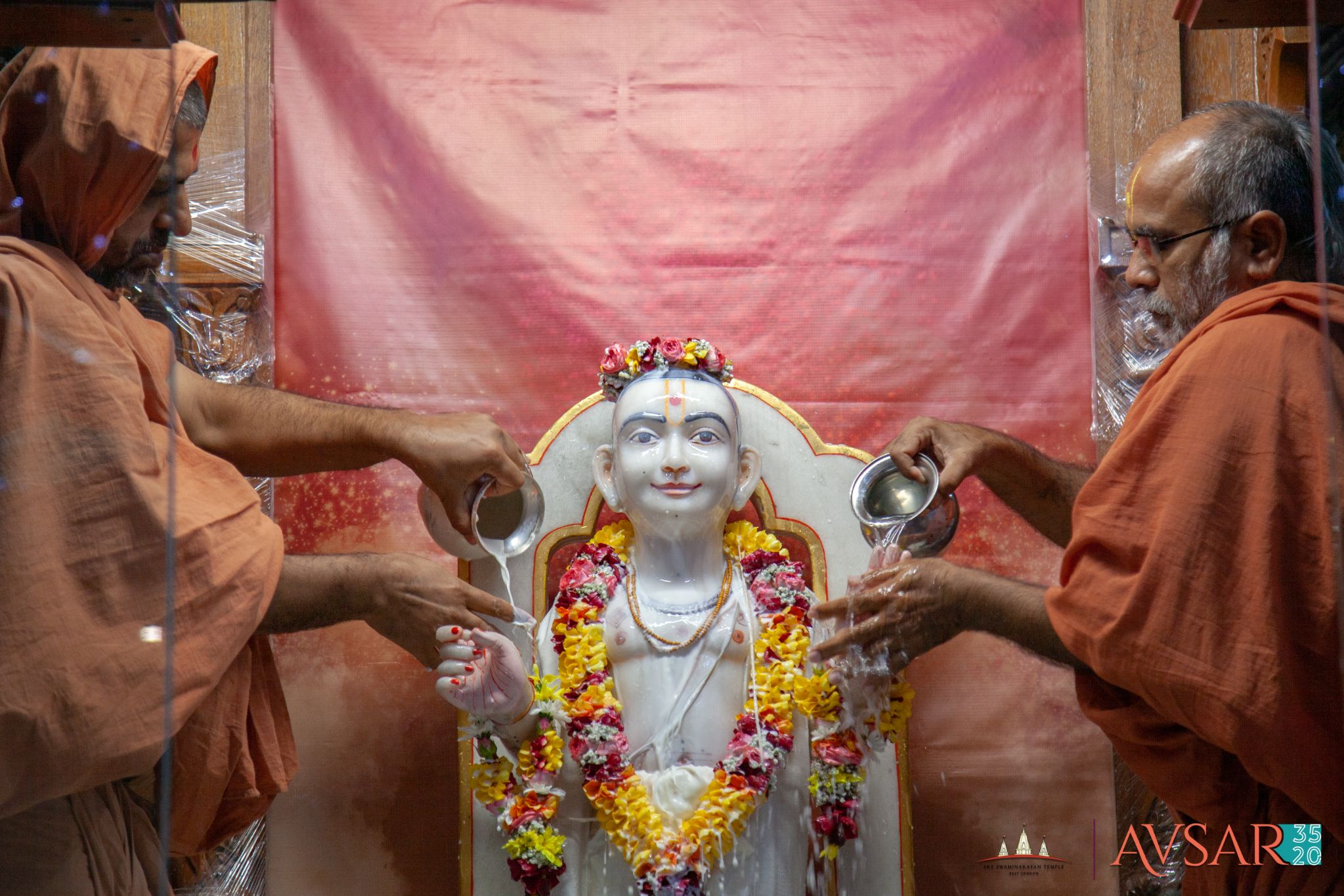 ©1987-2017 SKS Swaminarayan Temple East London