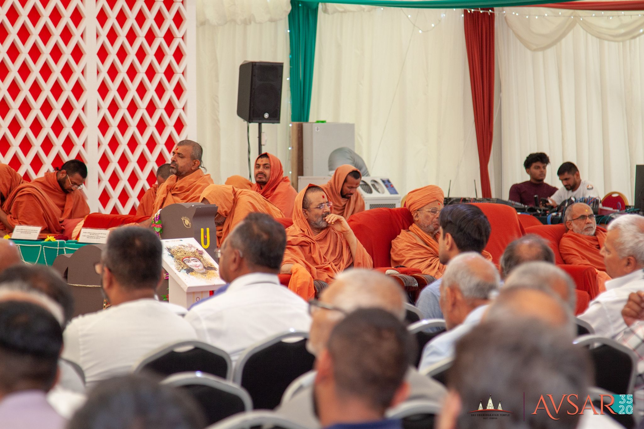 ©1987-2017 SKS Swaminarayan Temple East London
