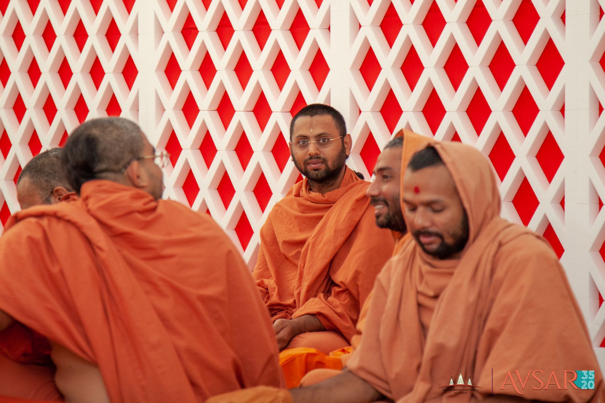 ©1987-2017 SKS Swaminarayan Temple East London