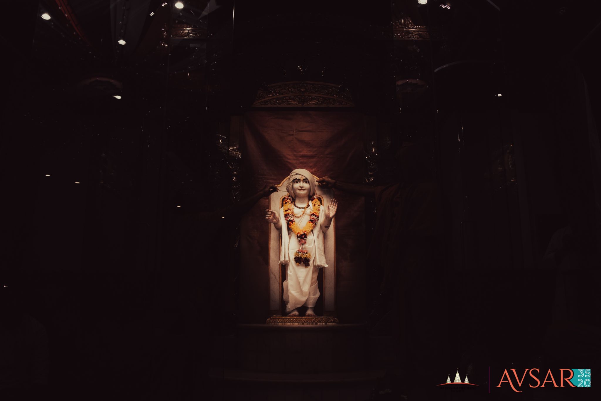 ©1987-2017 SKS Swaminarayan Temple East London