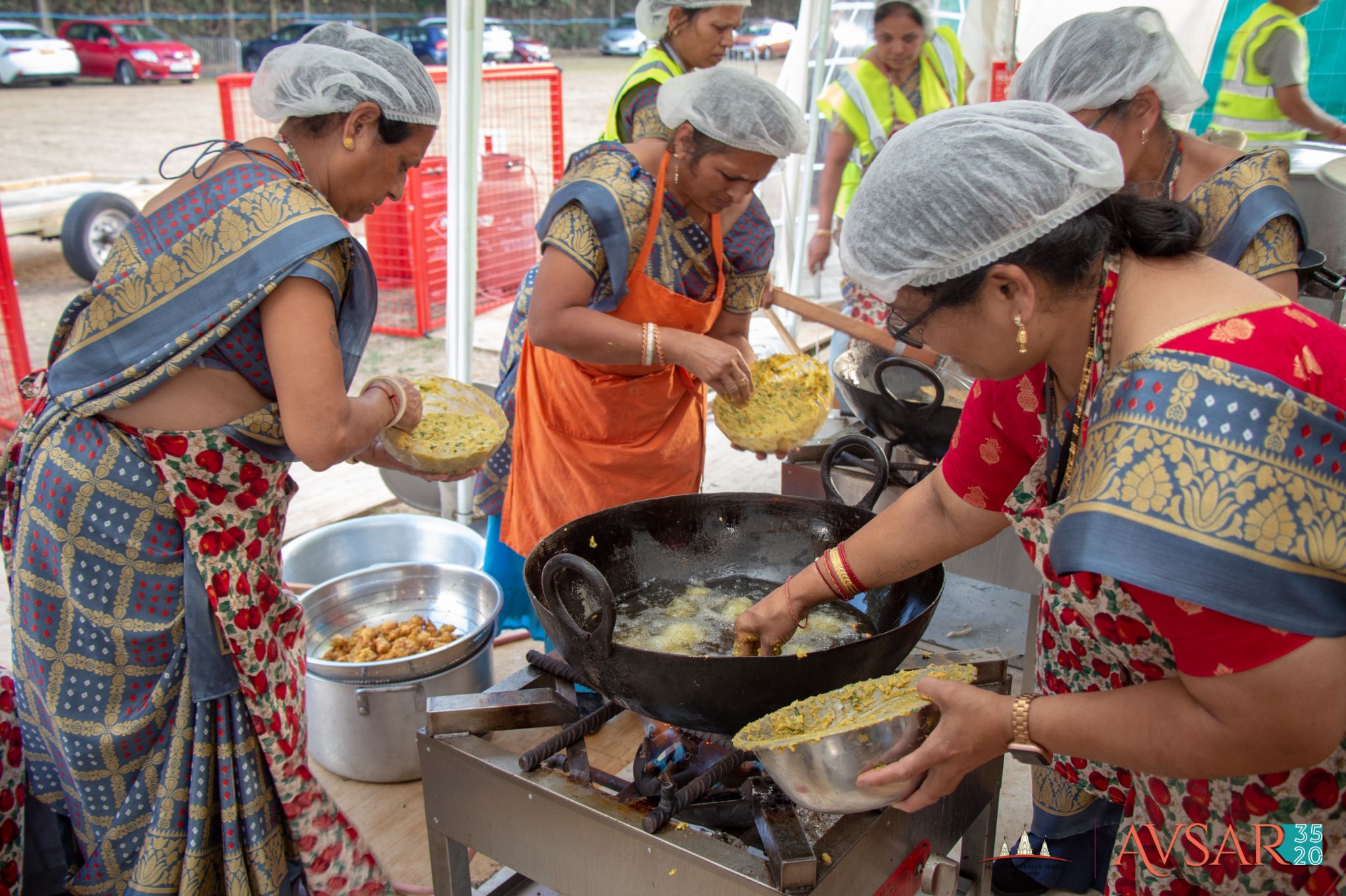 ©1987-2017 SKS Swaminarayan Temple East London