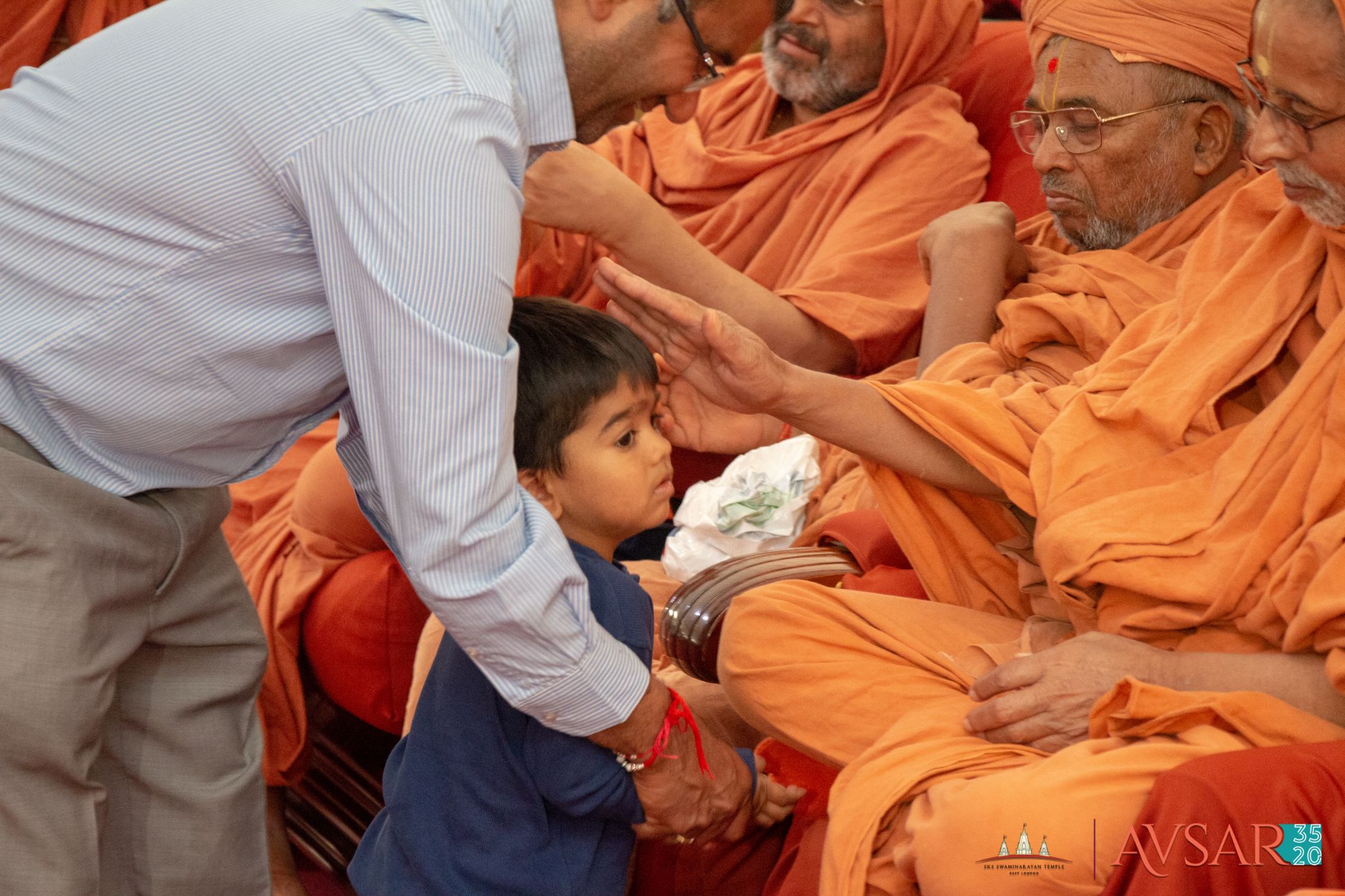 ©1987-2017 SKS Swaminarayan Temple East London