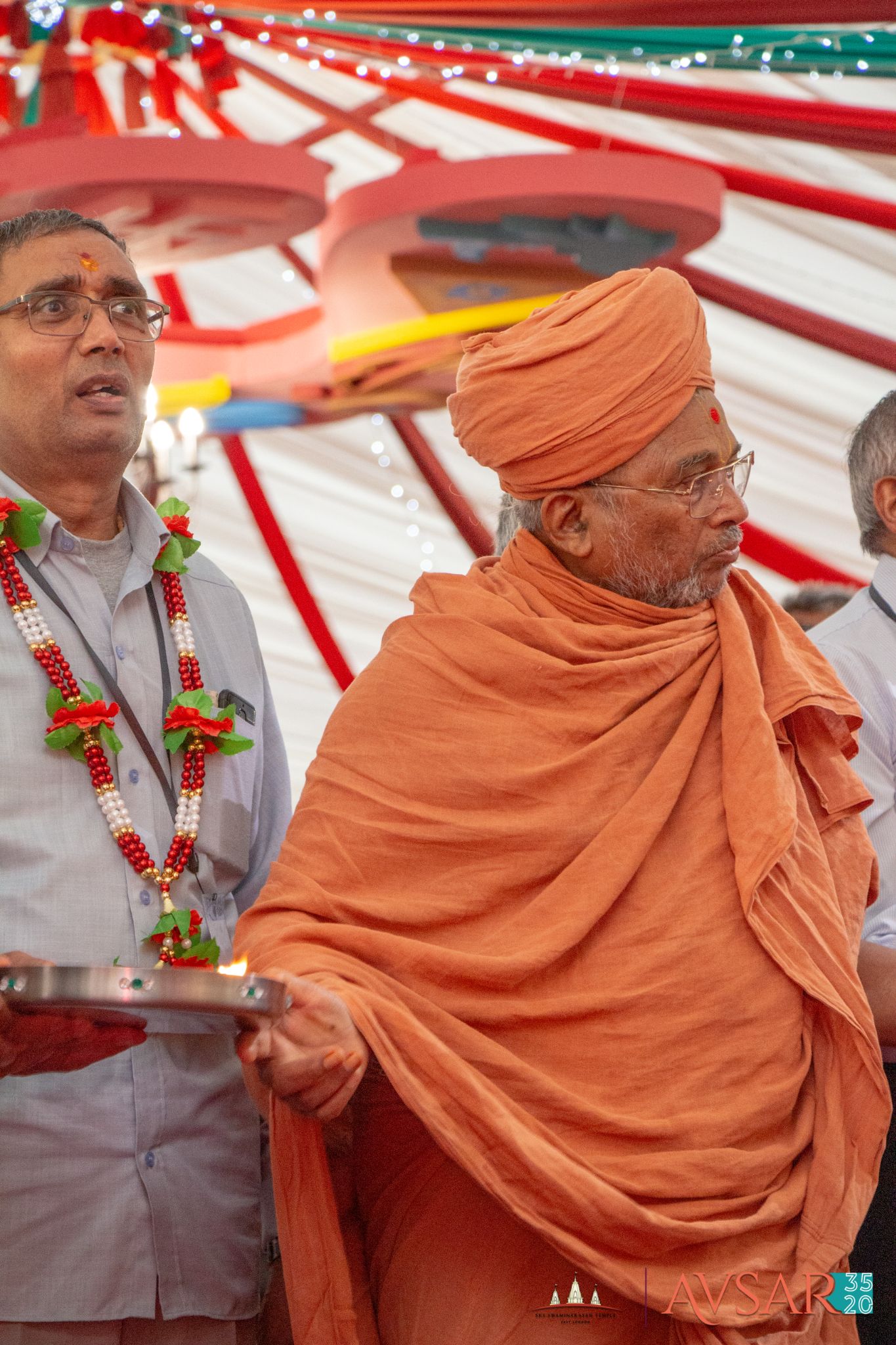 ©1987-2017 SKS Swaminarayan Temple East London