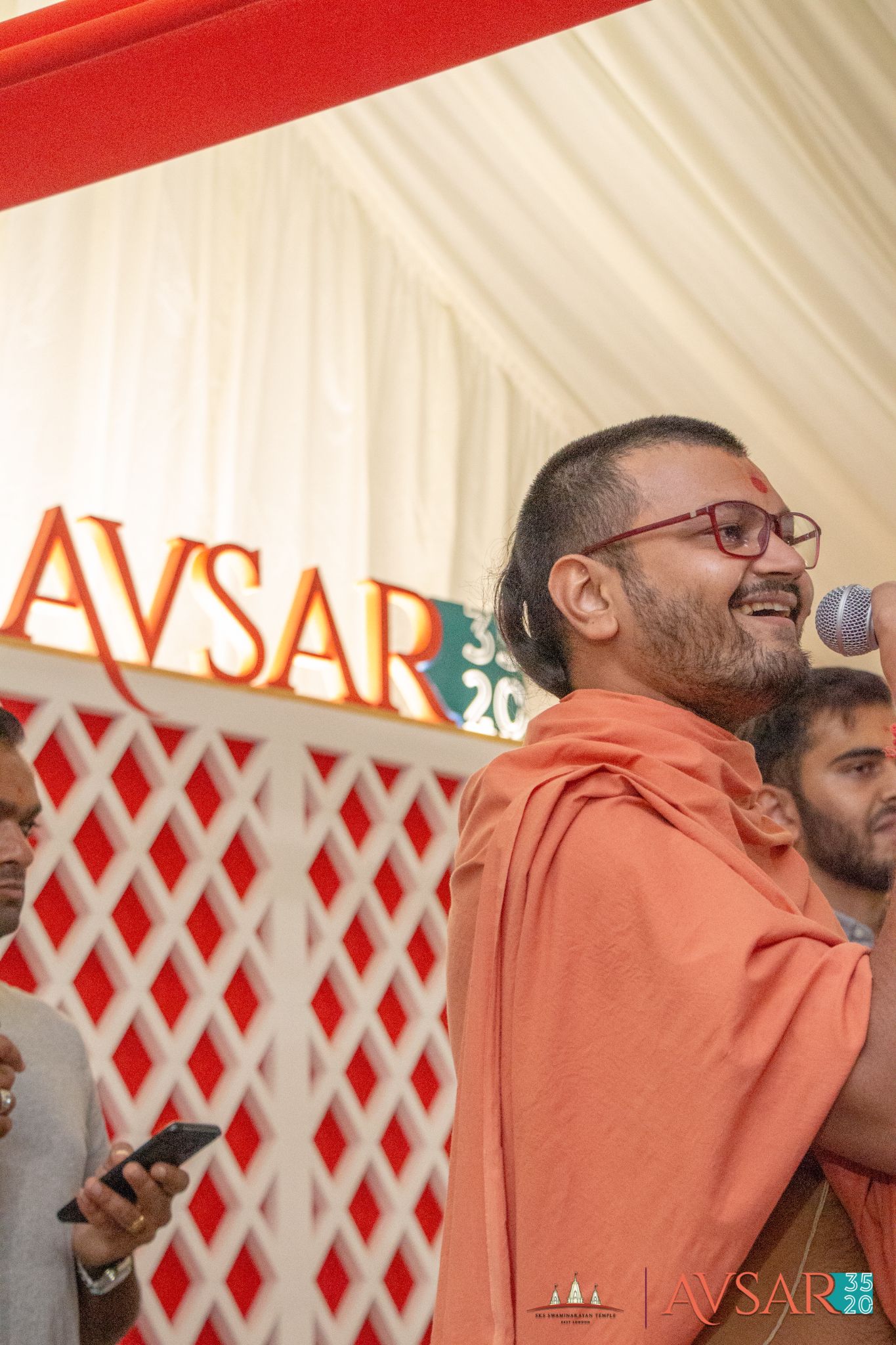 ©1987-2017 SKS Swaminarayan Temple East London