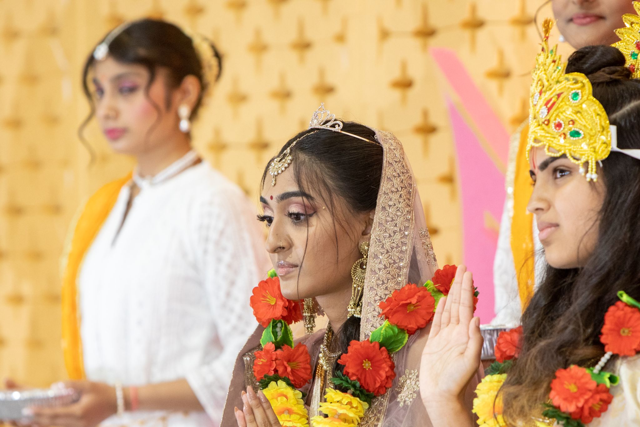 ©1987-2017 SKS Swaminarayan Temple East London