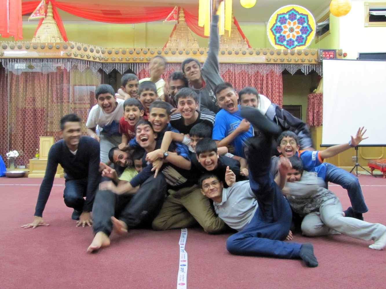 ©1987-2017 SKS Swaminarayan Temple East London