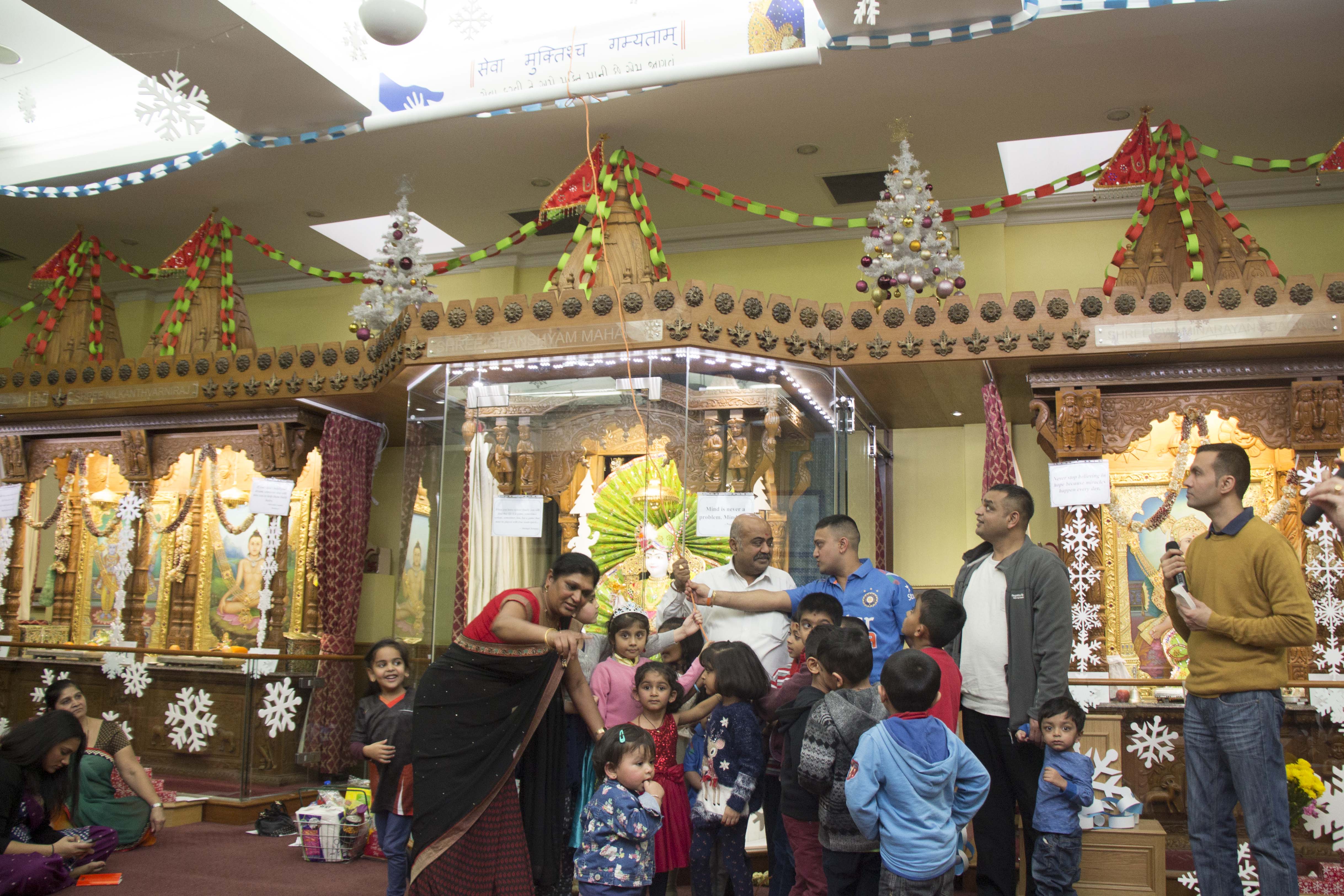©1987-2017 SKS Swaminarayan Temple East London