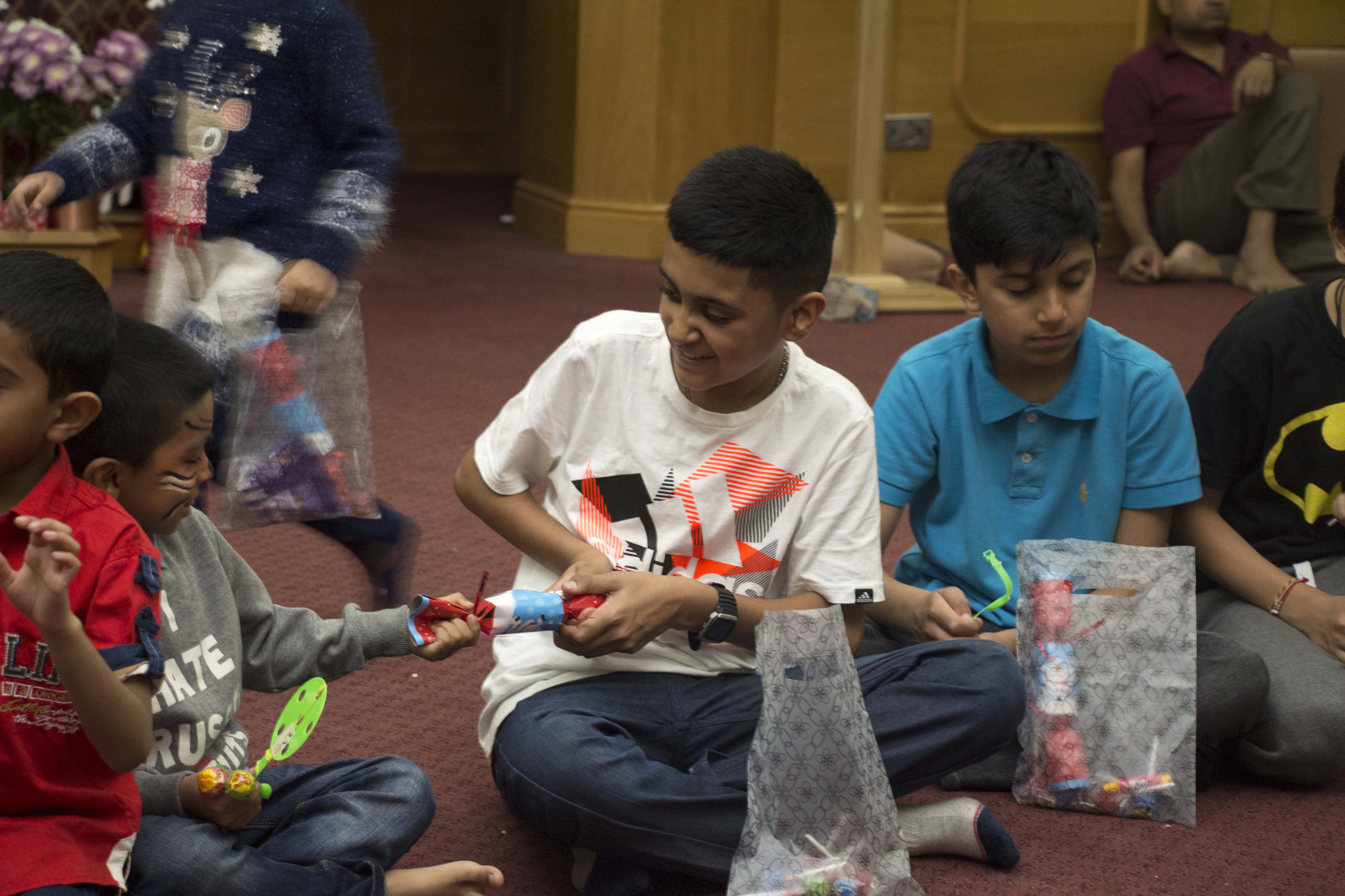 ©1987-2017 SKS Swaminarayan Temple East London