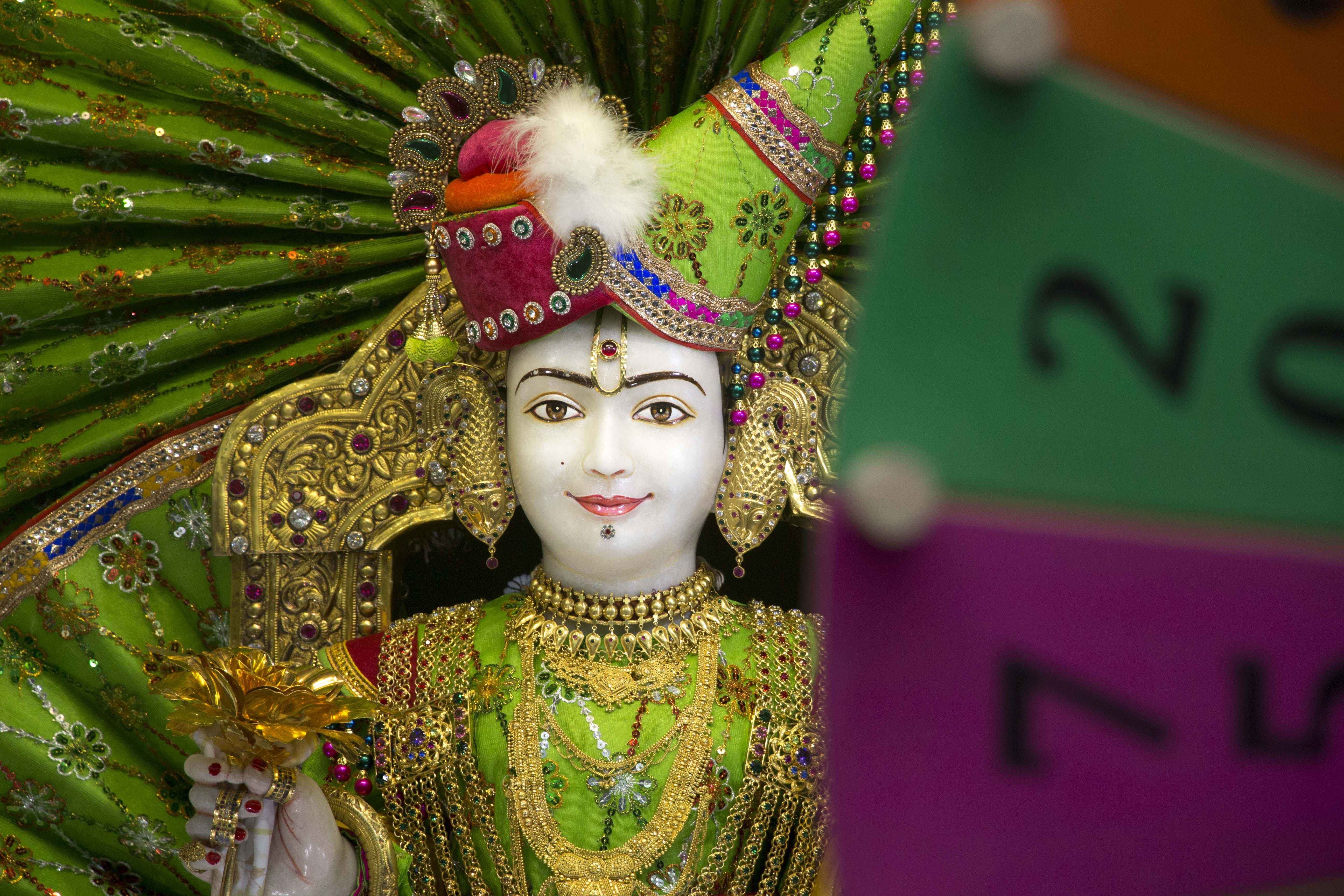 ©1987-2017 SKS Swaminarayan Temple East London