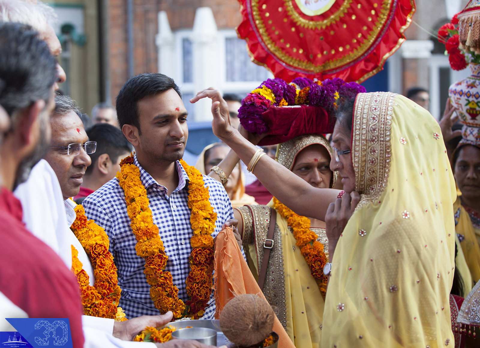 38 - ©1987-2017 SKS Swaminarayan Temple East London