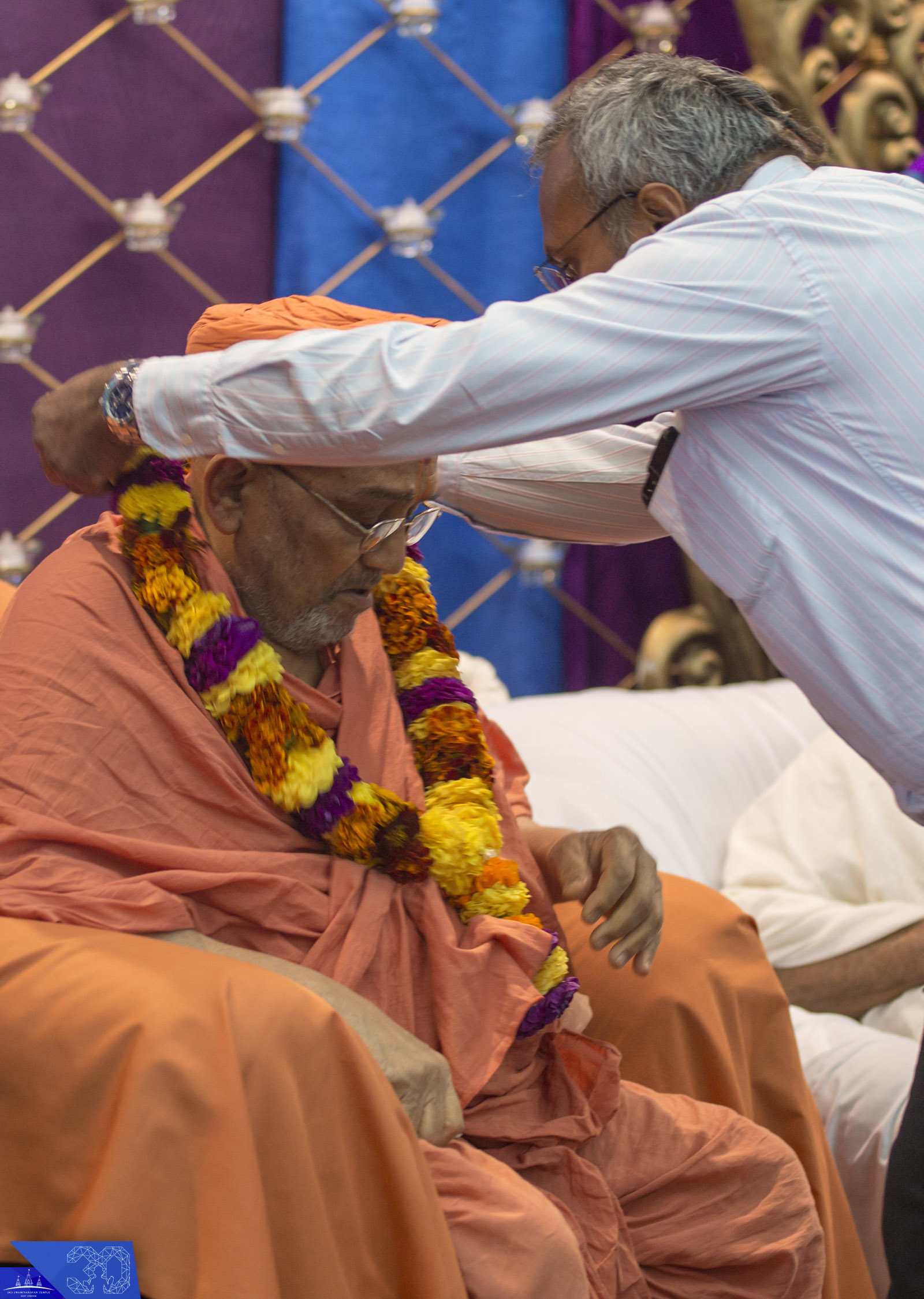 61 - ©1987-2017 SKS Swaminarayan Temple East London