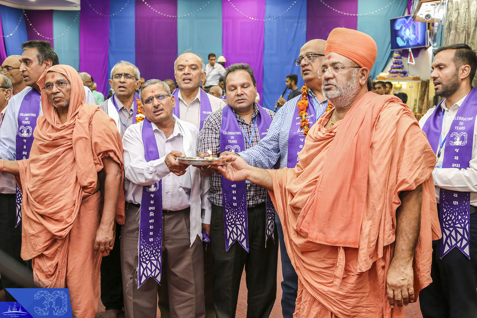 102 - ©1987-2017 SKS Swaminarayan Temple East London