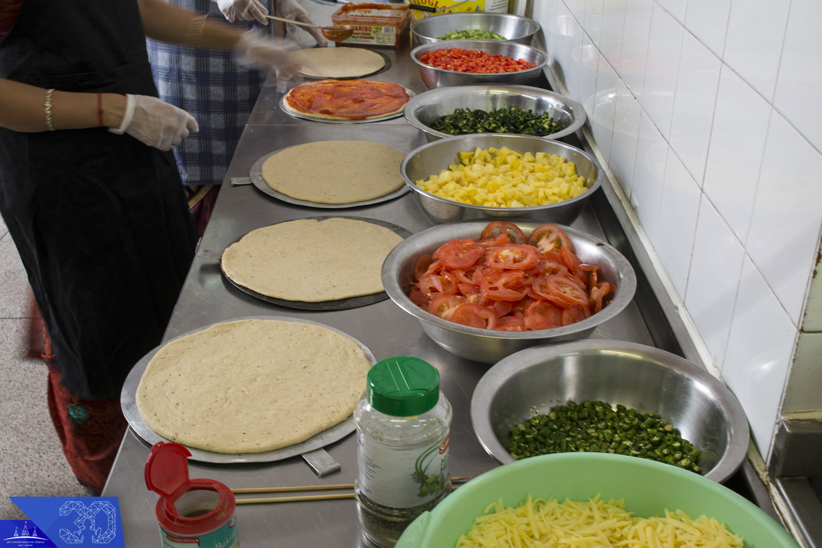34 - ©1987-2017 SKS Swaminarayan Temple East London