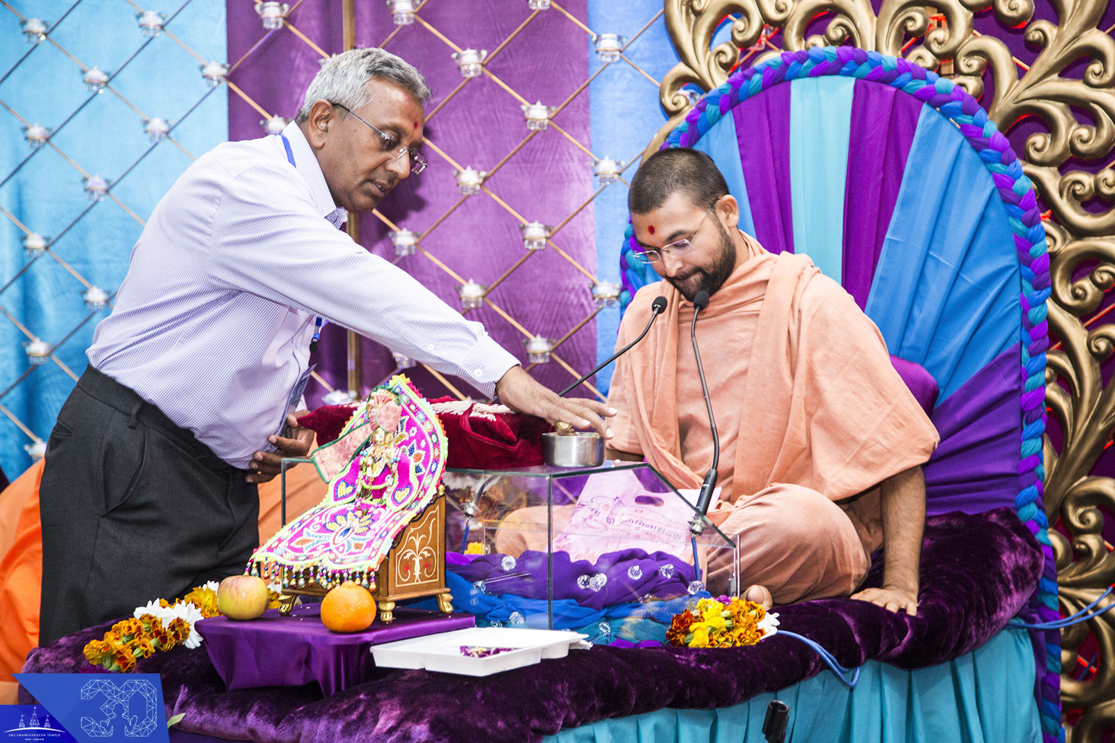 57a - ©1987-2017 SKS Swaminarayan Temple East London