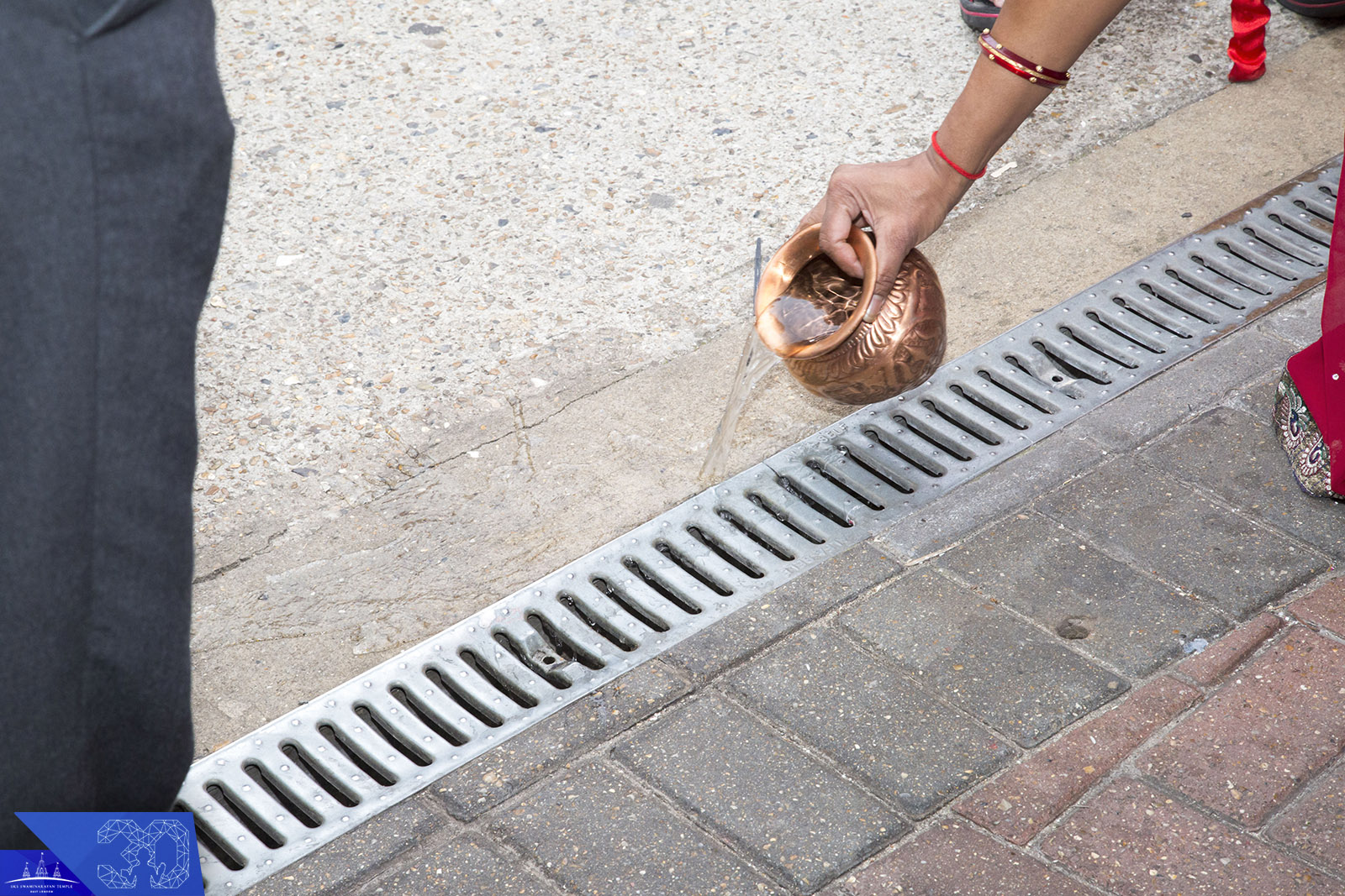60a - ©1987-2017 SKS Swaminarayan Temple East London