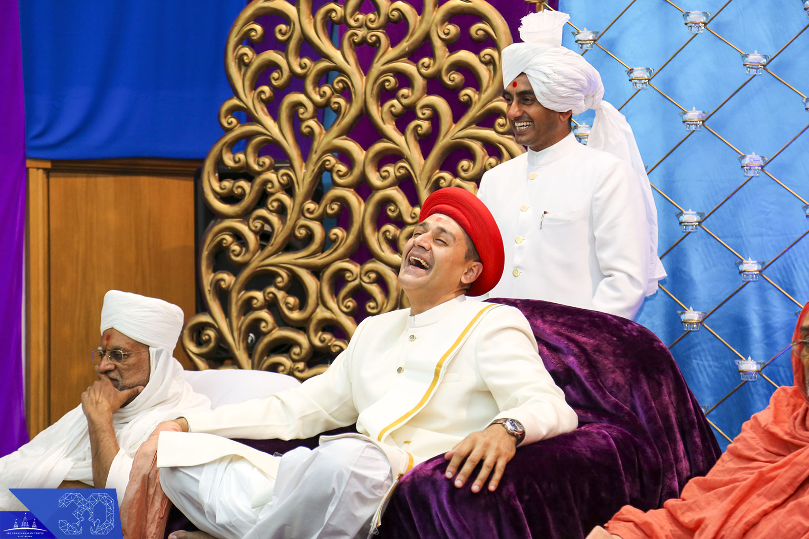 87 - ©1987-2017 SKS Swaminarayan Temple East London