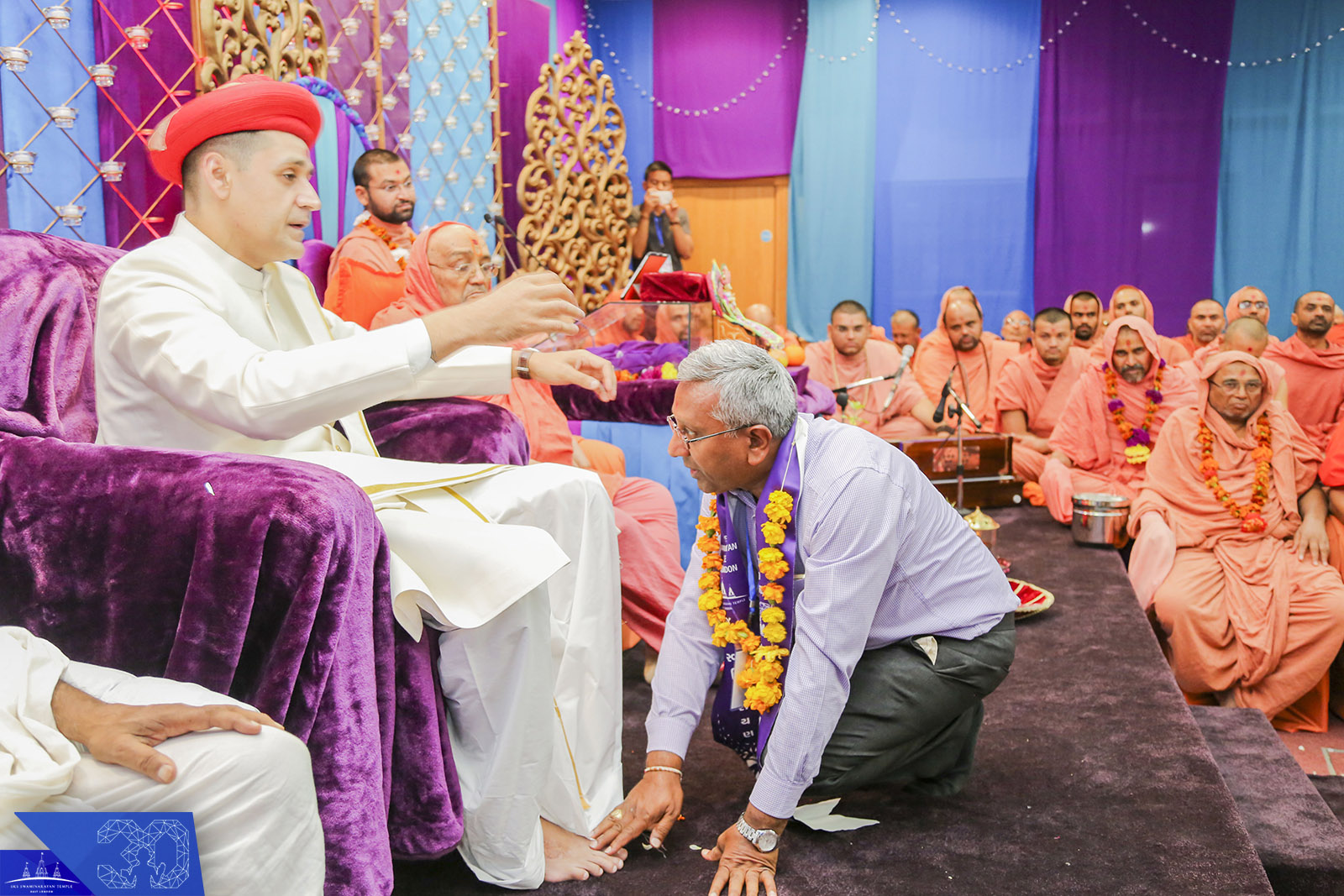 97 - ©1987-2017 SKS Swaminarayan Temple East London