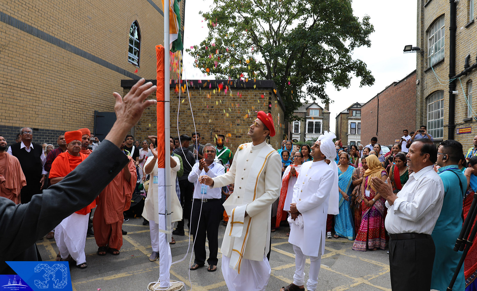 62a - ©1987-2017 SKS Swaminarayan Temple East London