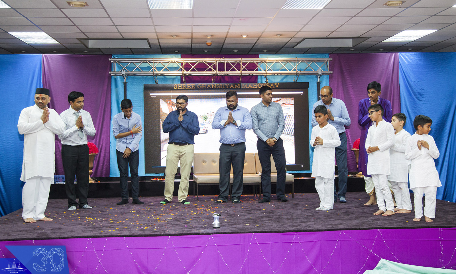 ©1987-2017 SKS Swaminarayan Temple East London