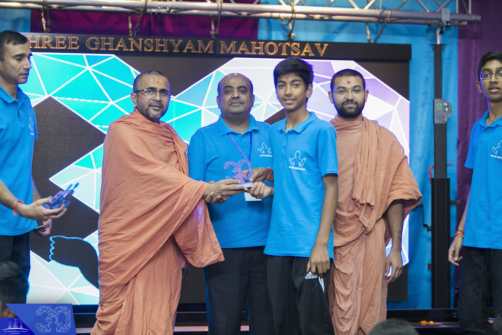 ©1987-2017 SKS Swaminarayan Temple East London