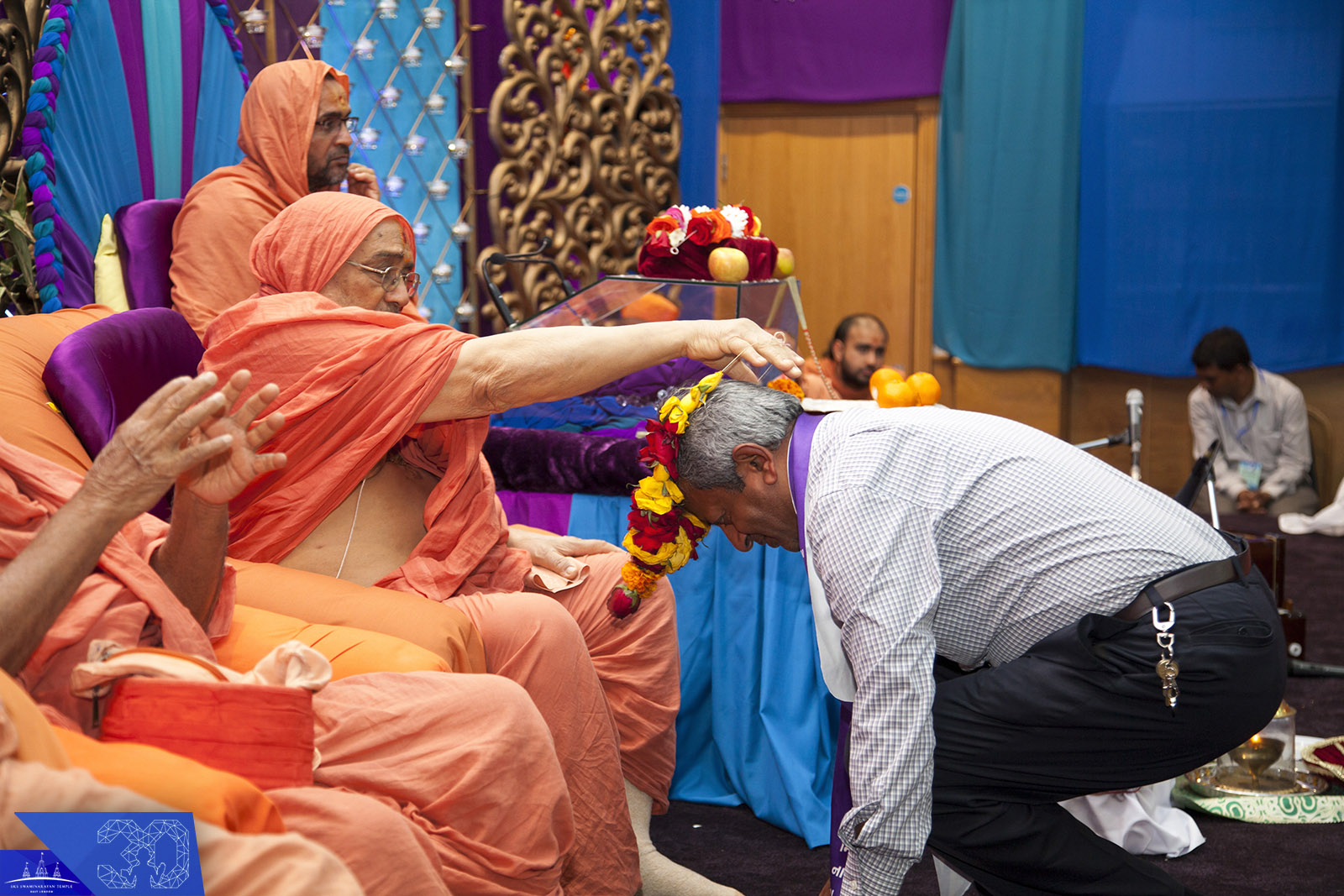 ©1987-2017 SKS Swaminarayan Temple East London