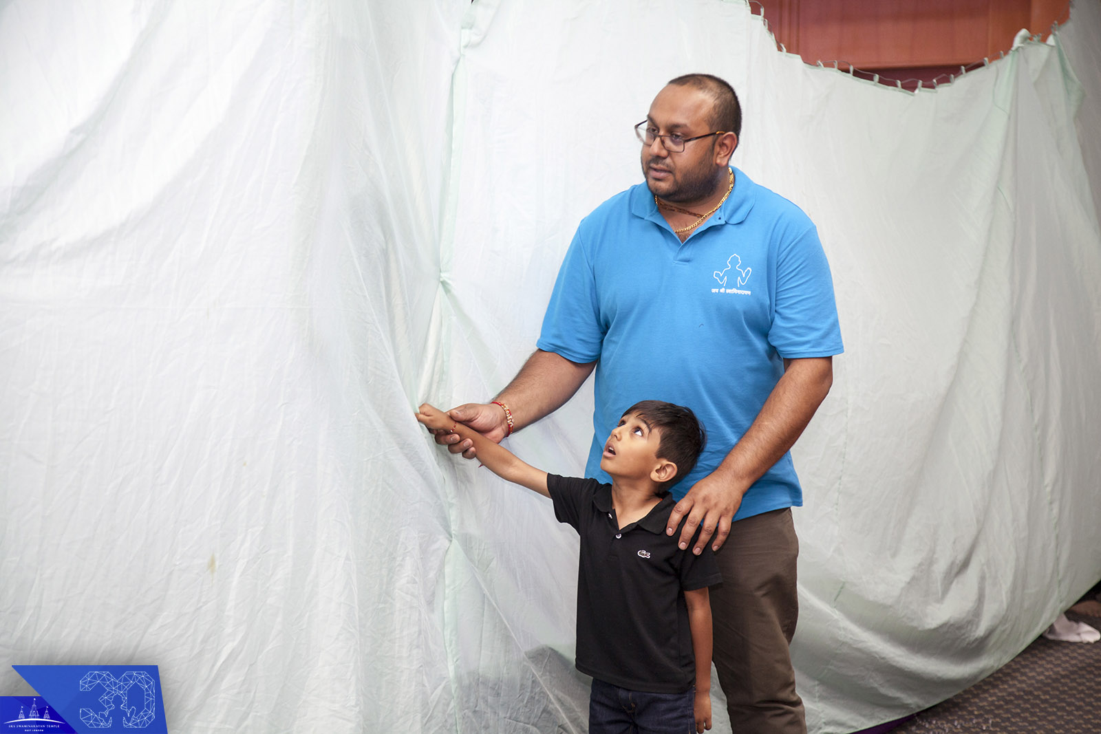 ©1987-2017 SKS Swaminarayan Temple East London