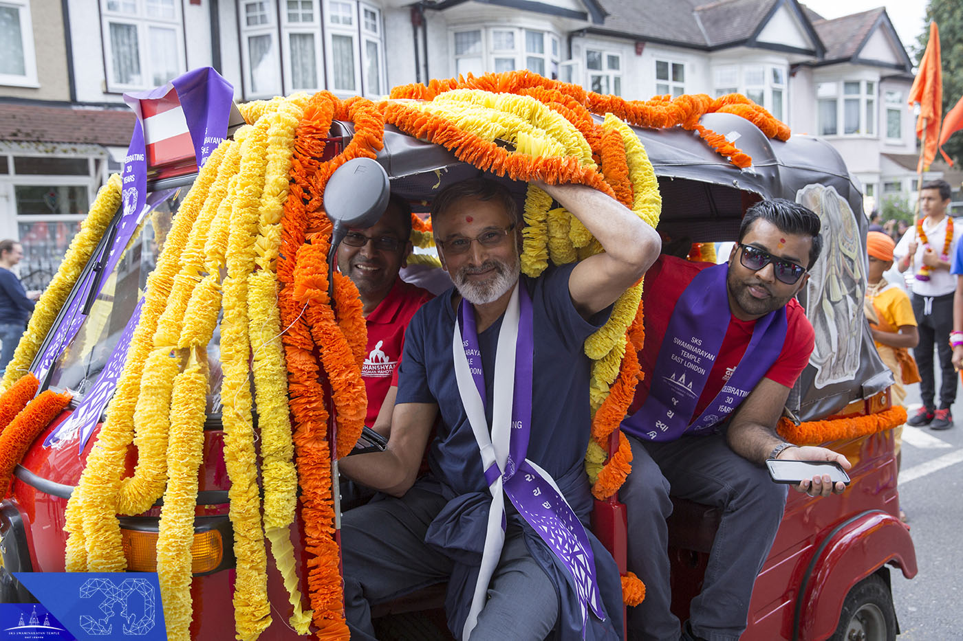 01260230 - ©1987-2017 SKS Swaminarayan Temple East London