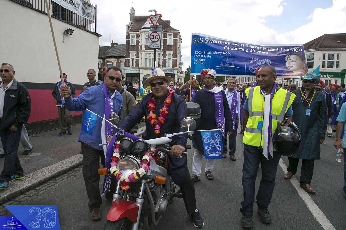 ©1987-2017 SKS Swaminarayan Temple East London