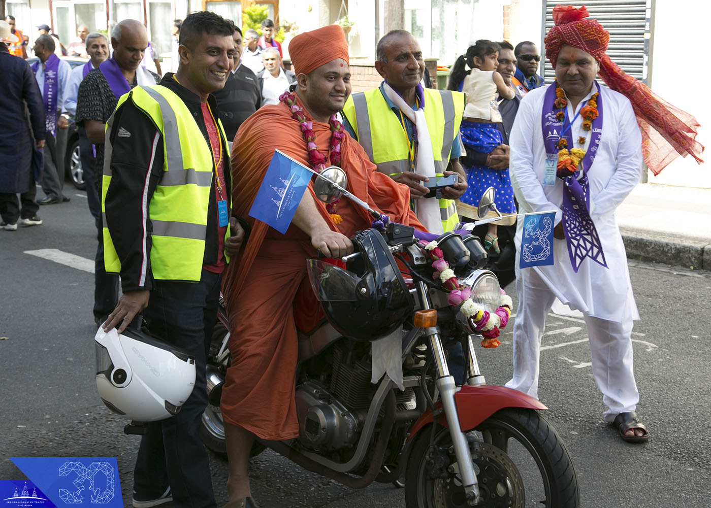 01720030 - ©1987-2017 SKS Swaminarayan Temple East London