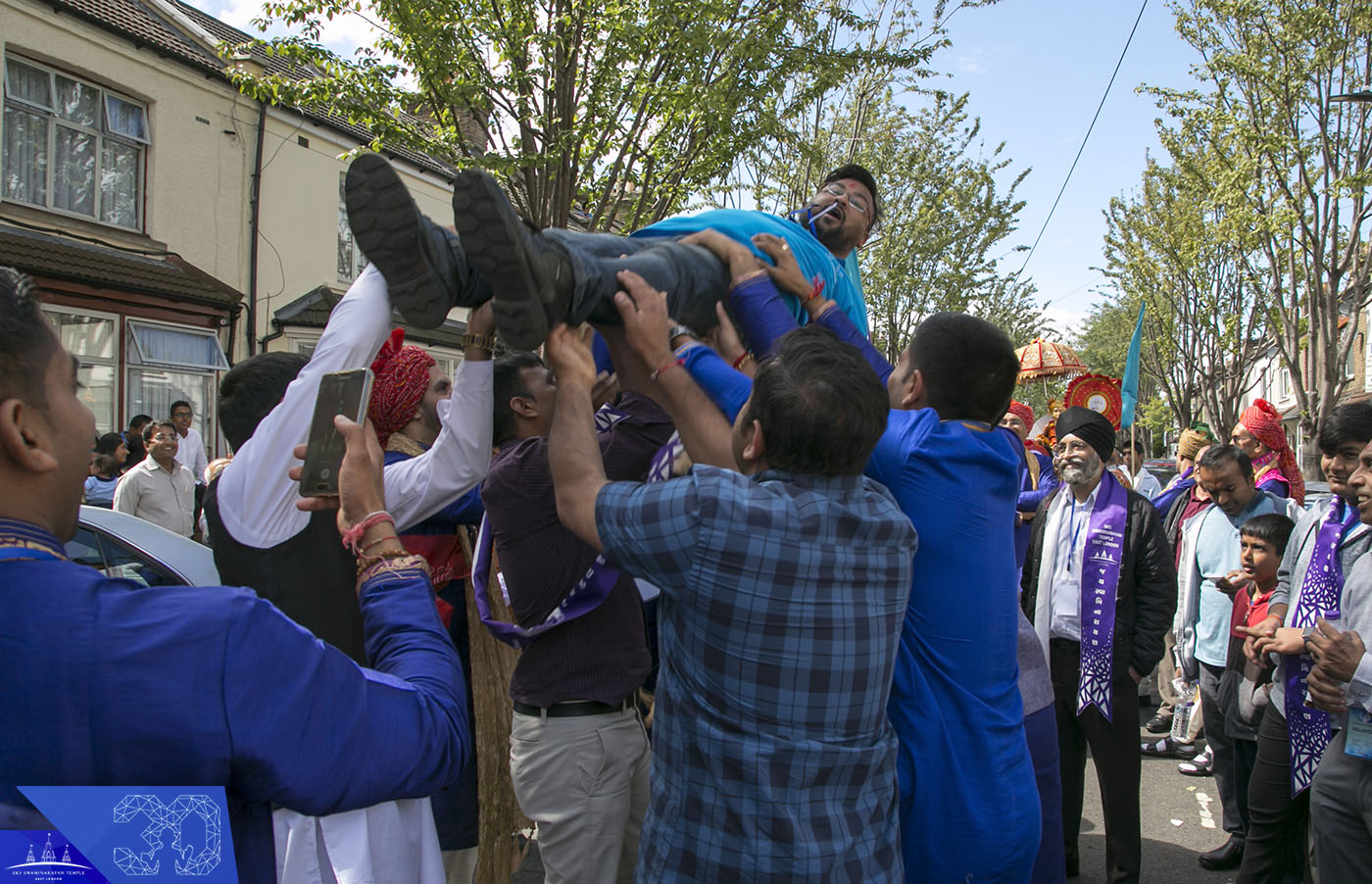 01980357 - ©1987-2017 SKS Swaminarayan Temple East London