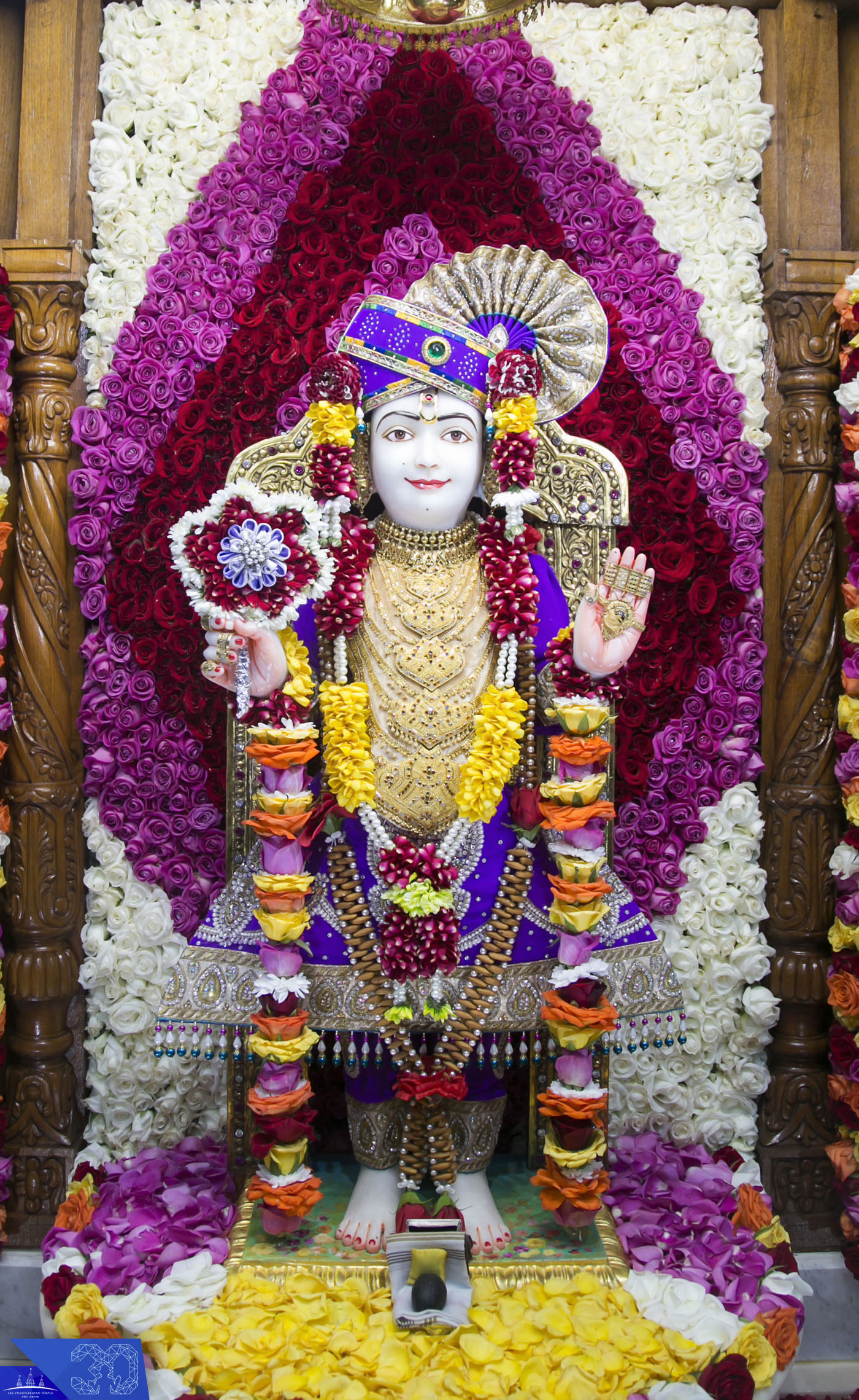 03260090 - ©1987-2017 SKS Swaminarayan Temple East London