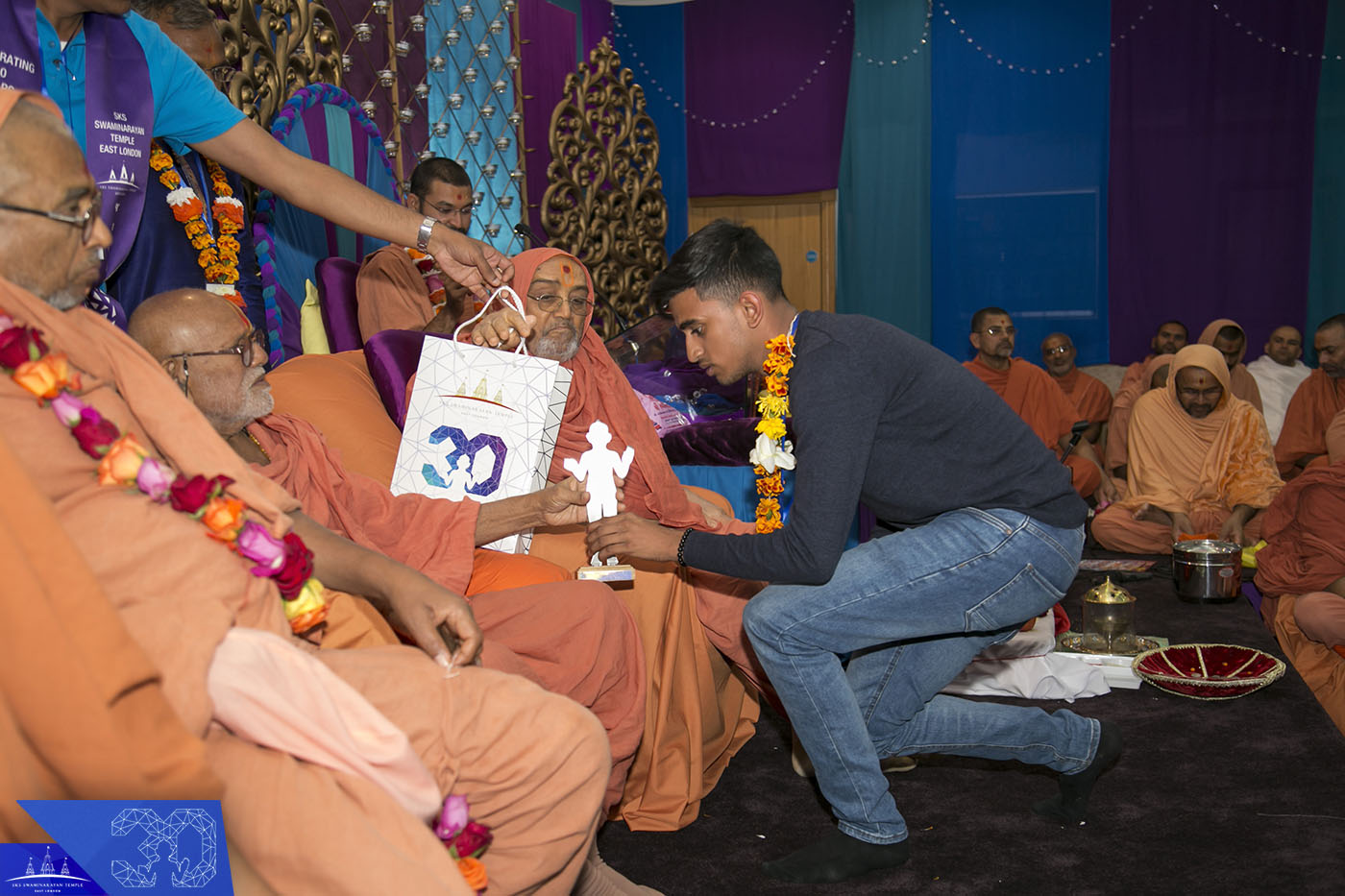 ©1987-2017 SKS Swaminarayan Temple East London