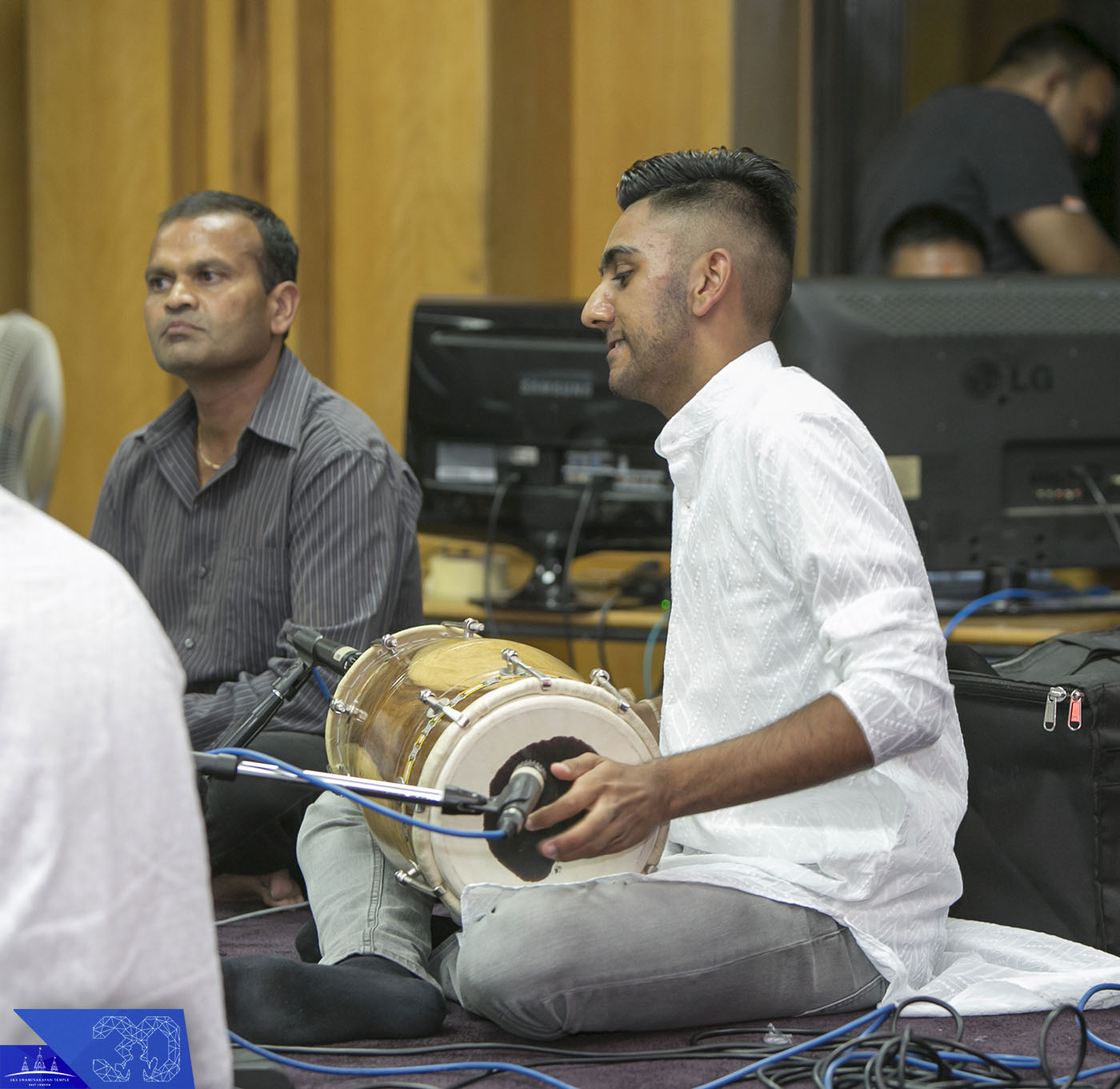 ©1987-2017 SKS Swaminarayan Temple East London