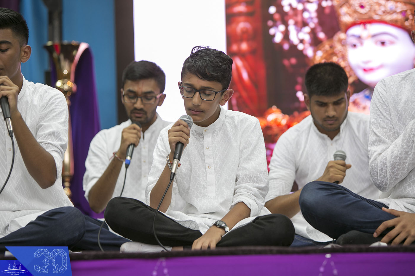 03820143 - ©1987-2017 SKS Swaminarayan Temple East London
