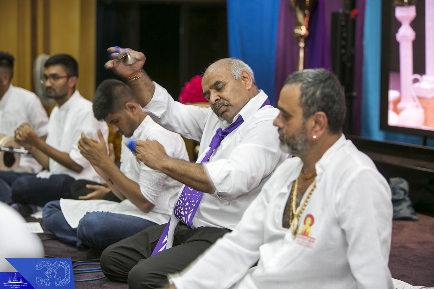 03940155 - ©1987-2017 SKS Swaminarayan Temple East London